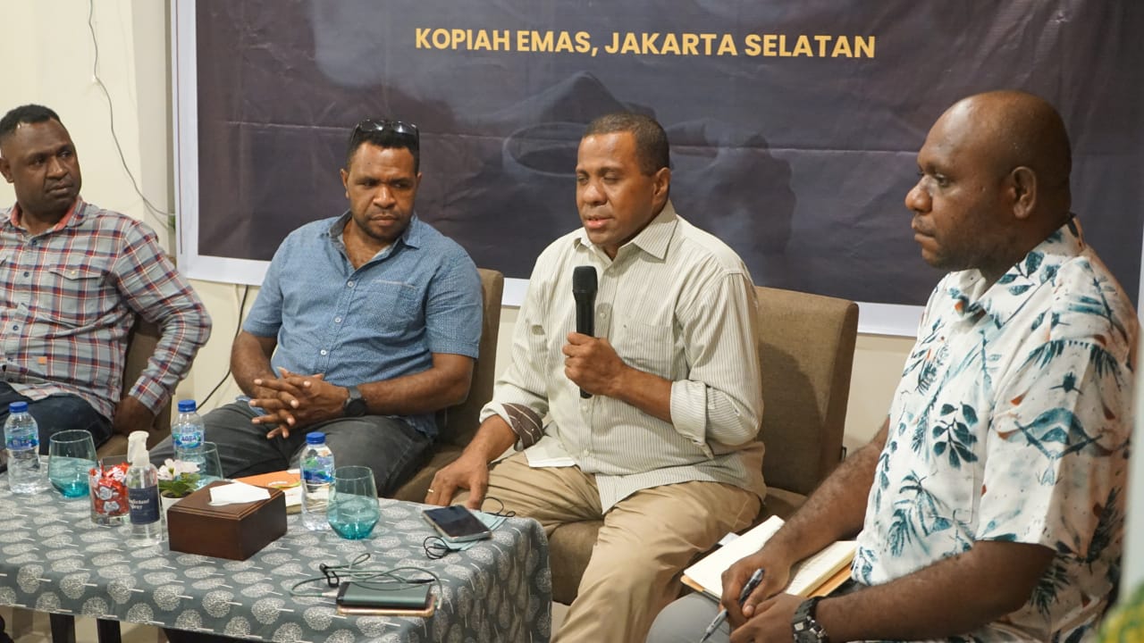Diskusi bertema Strategi Percepatan Pembangunan di Tanah Papua dilaksanakan di Jakarta Selatan, Senin (16/5).
