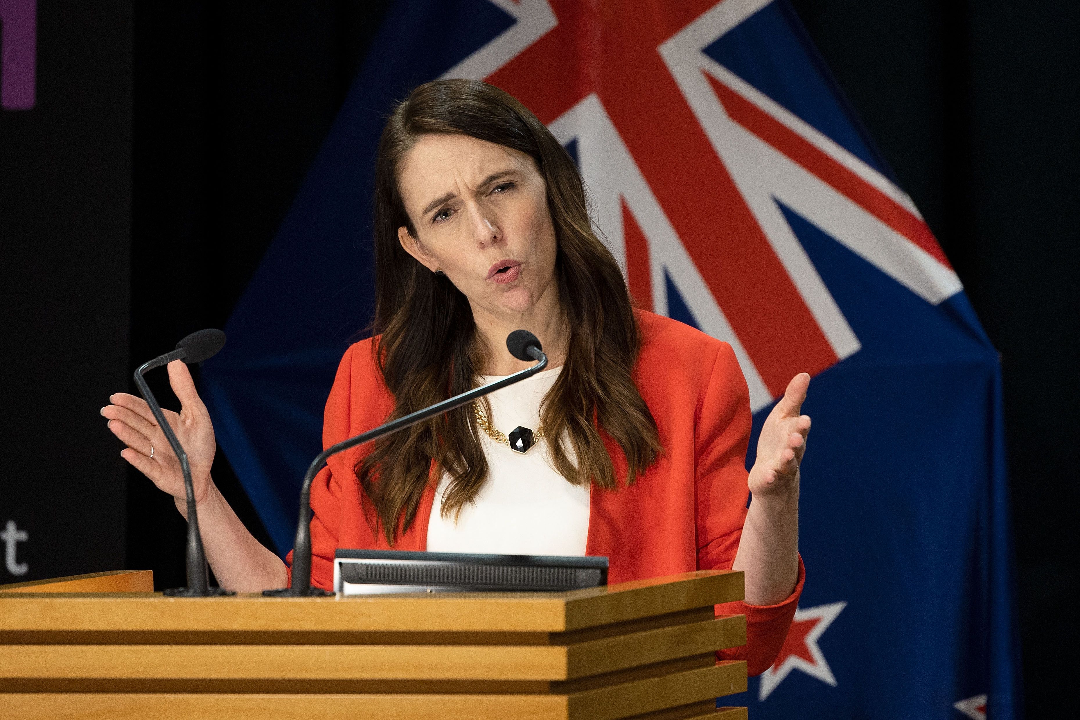 Perdana Menteri (PM) Selandia Baru Jacinda Ardern memberi penjelasan saat pers konferensi. 