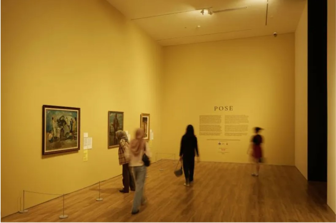 Museum Macan berkolaborasi dengan MSRK menghadirkan pameran seni rupa bertajuk POSE, dibuka sejak 30 April hingga 18 September.