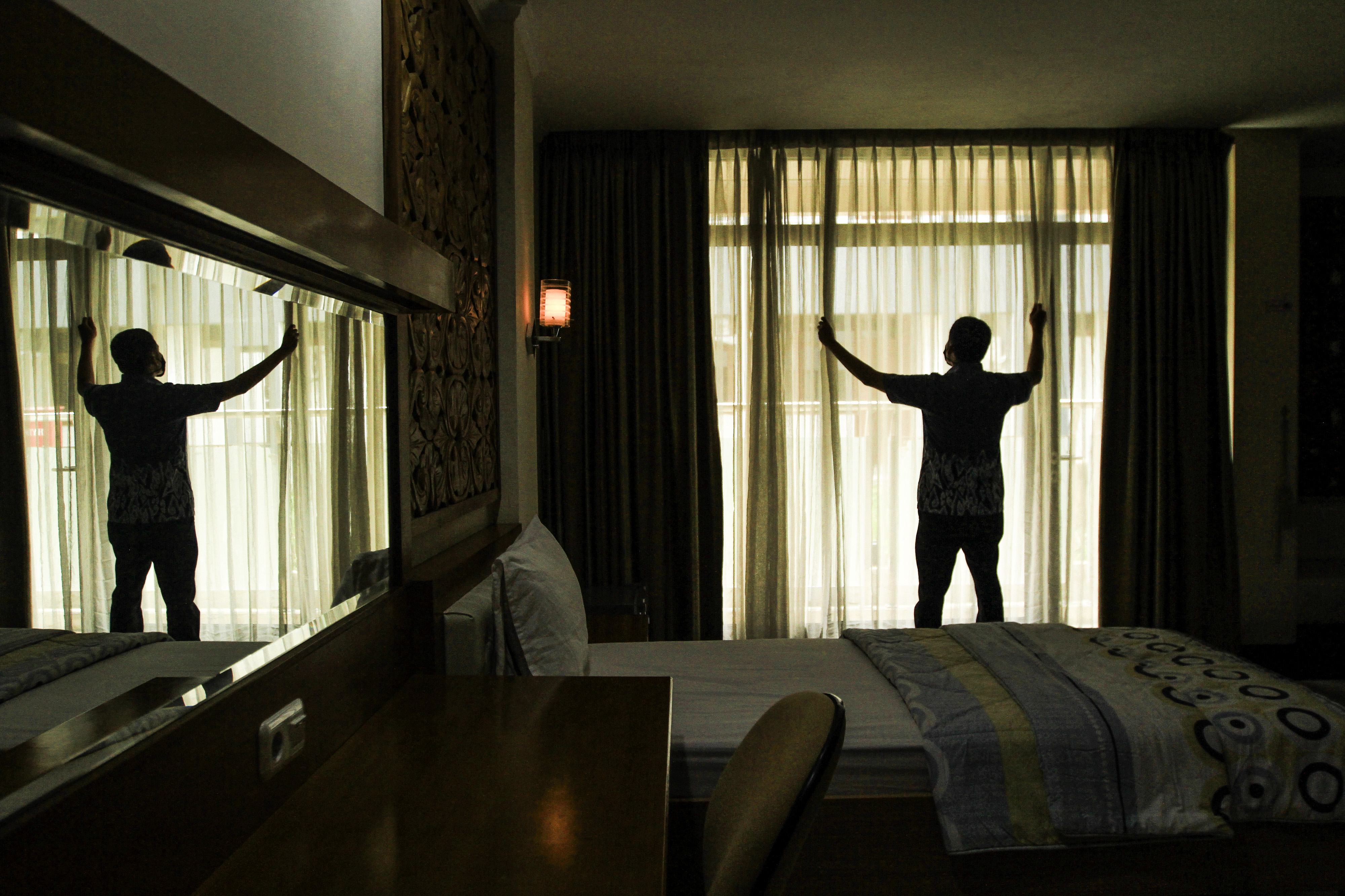 Salah satu kamar yang dipersiapkan untuk calhaj di Asrama Haji Pondok Gede, Bekasi, Jawa Barat.