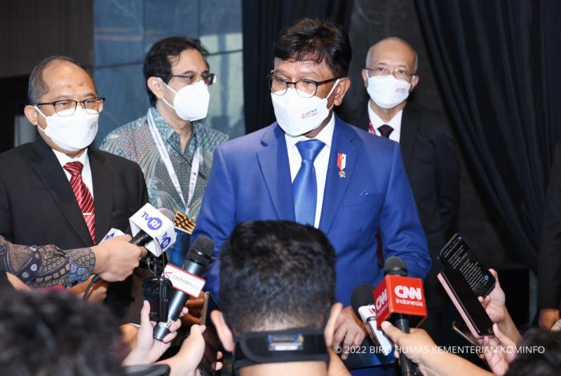 Menkominfo Johnny G Plate dan Kepala Balitbang SDM Kemenkominfo Hary Budiarto