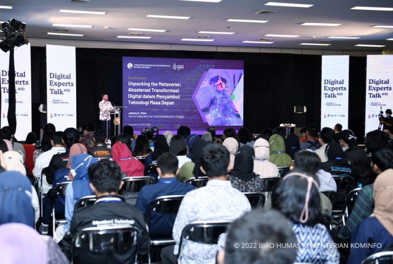 Menkominfo Johnny G Plate memberikan keynote speech dalam kuliah umum di UGM