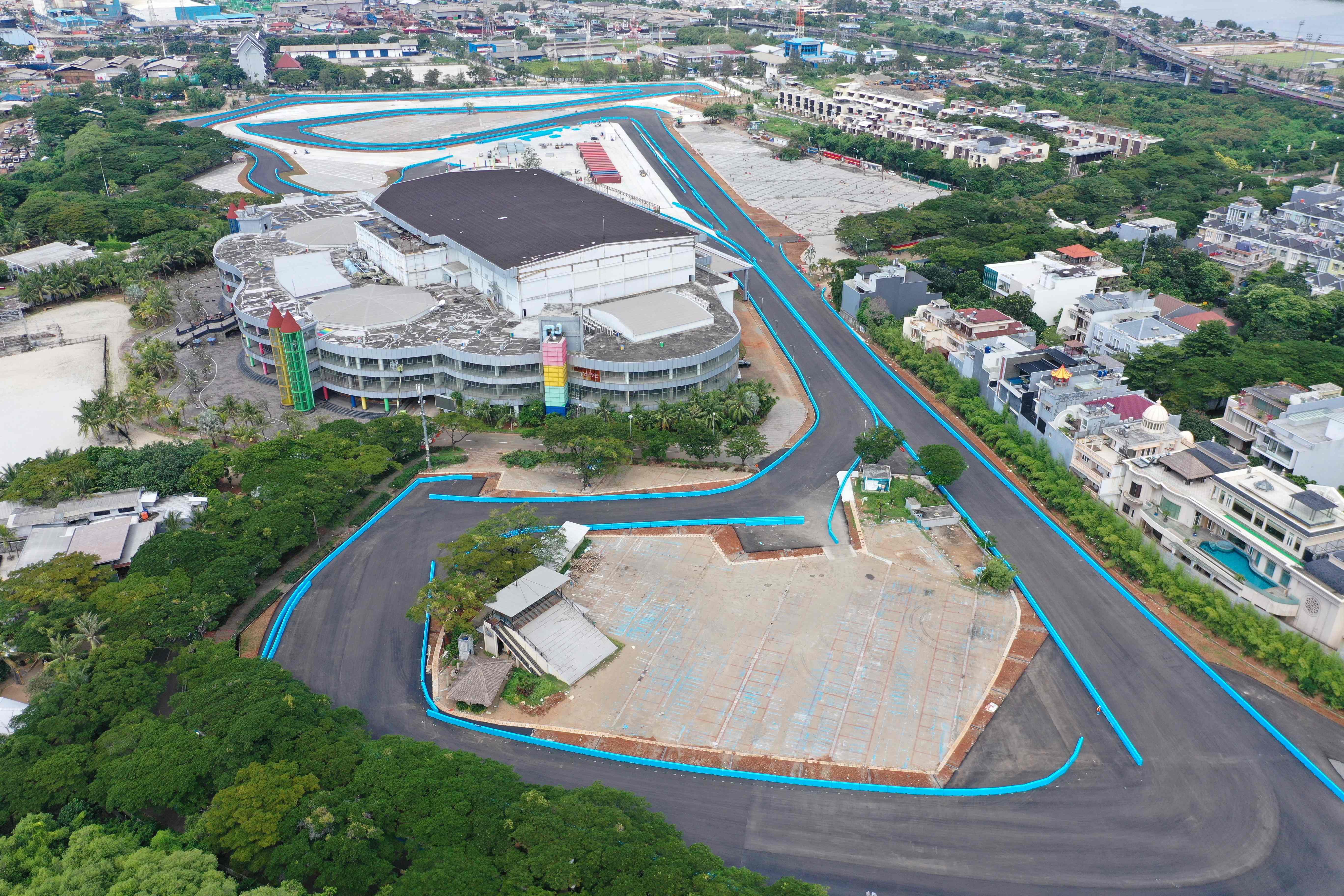 Foto udara Jakarta International E-Prix Circuit (JIEC) Ancol, Jakarta Utara.