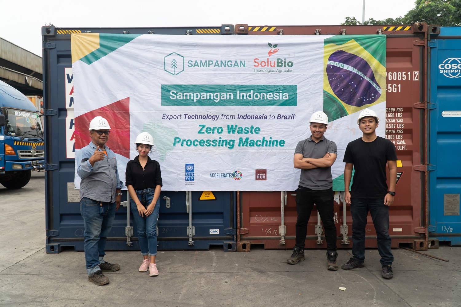 Prosesi ekspor perdana The Magic Box pada April 2022 lalu.