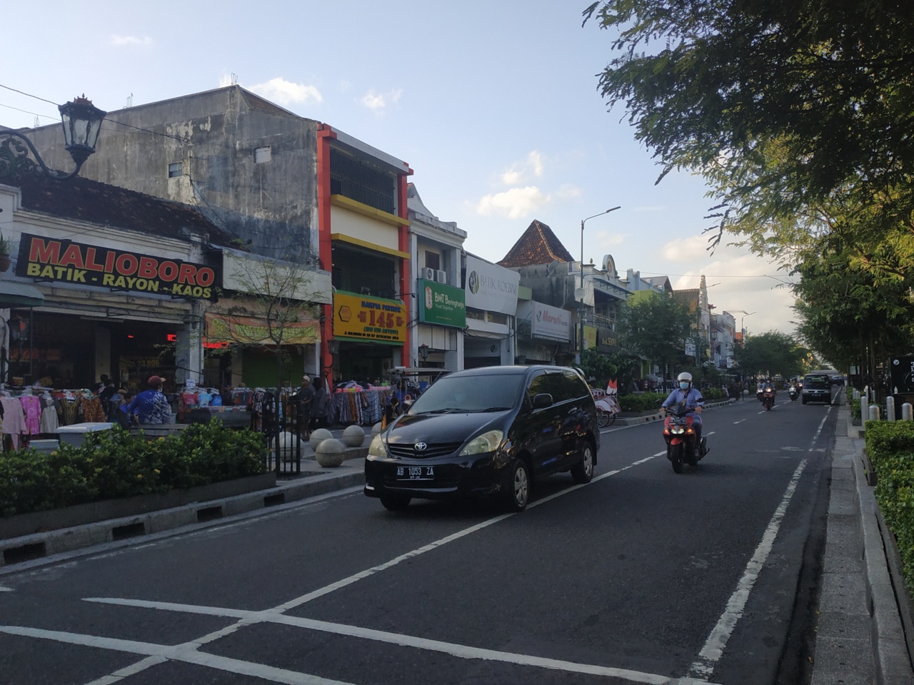 Lalu lintas di Malioboro. Yogyakarta.