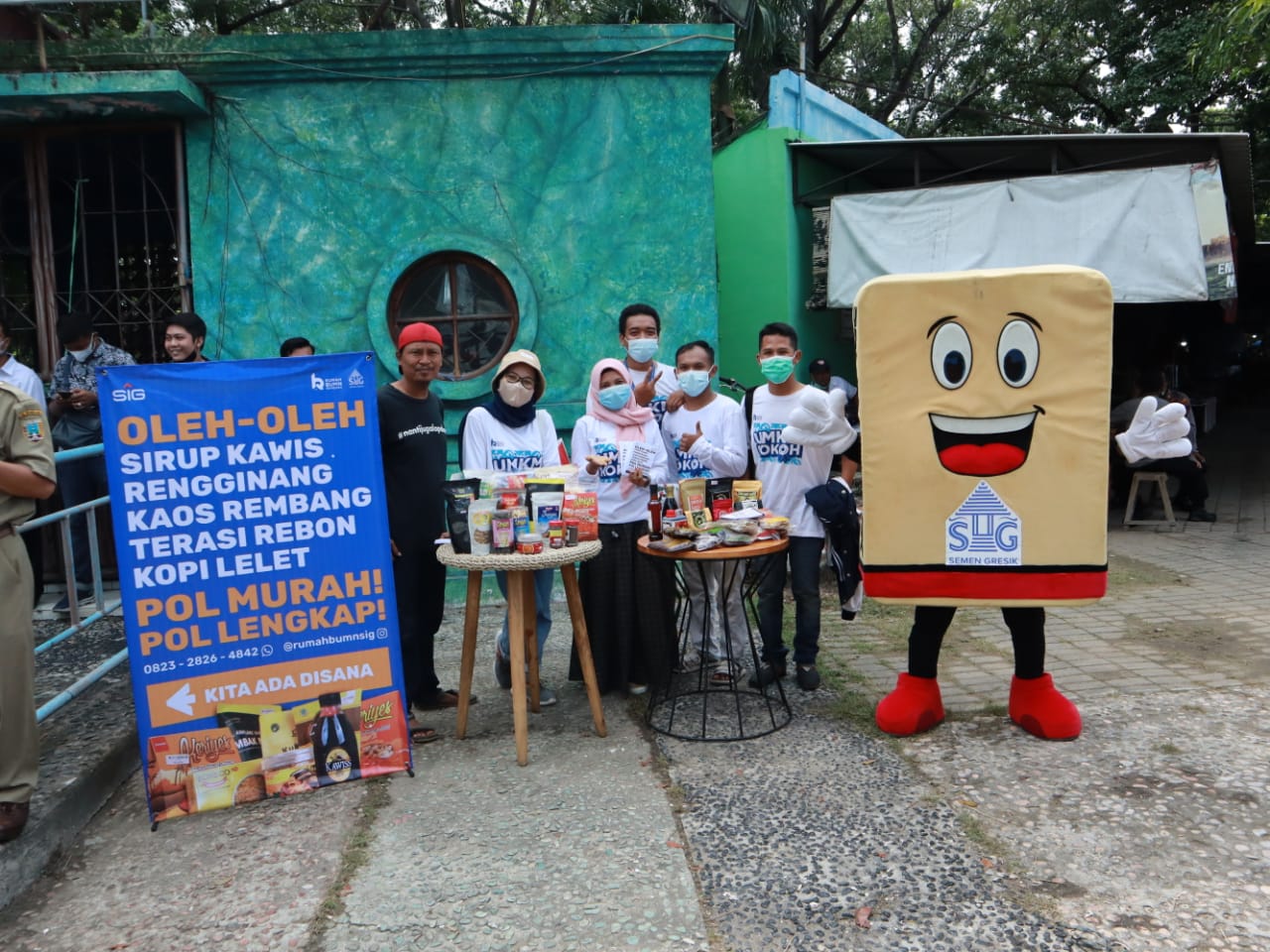 Semen Gresik mendukung penjualan hampers UMKM pada masa Lebaran