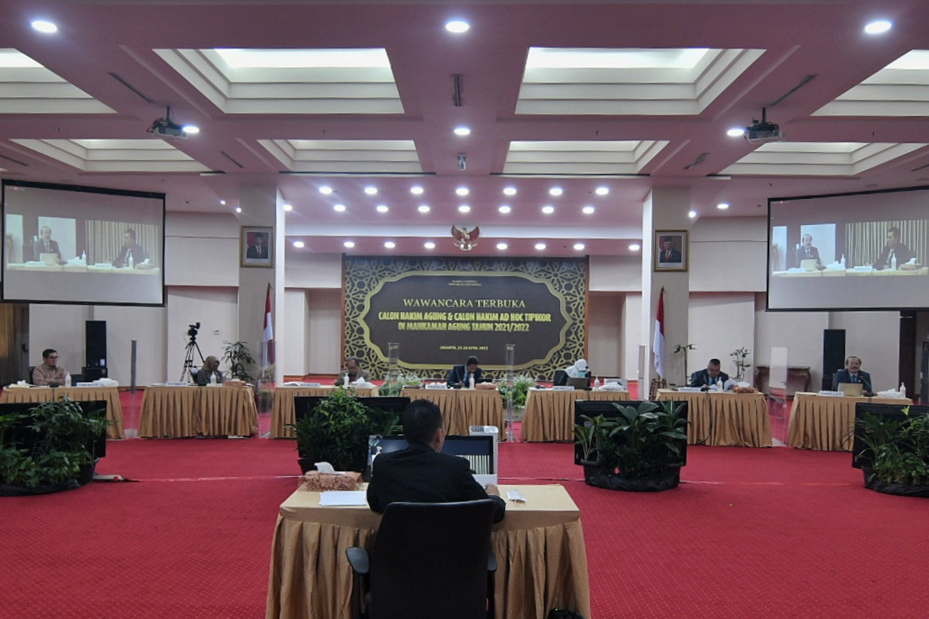 Tahap wawancara terbuka seleksi Calon Hakim Agung dan Calon Hakim Ad Hoc Tipikor pada Mahkamah Agung di Komisi Yudisial.