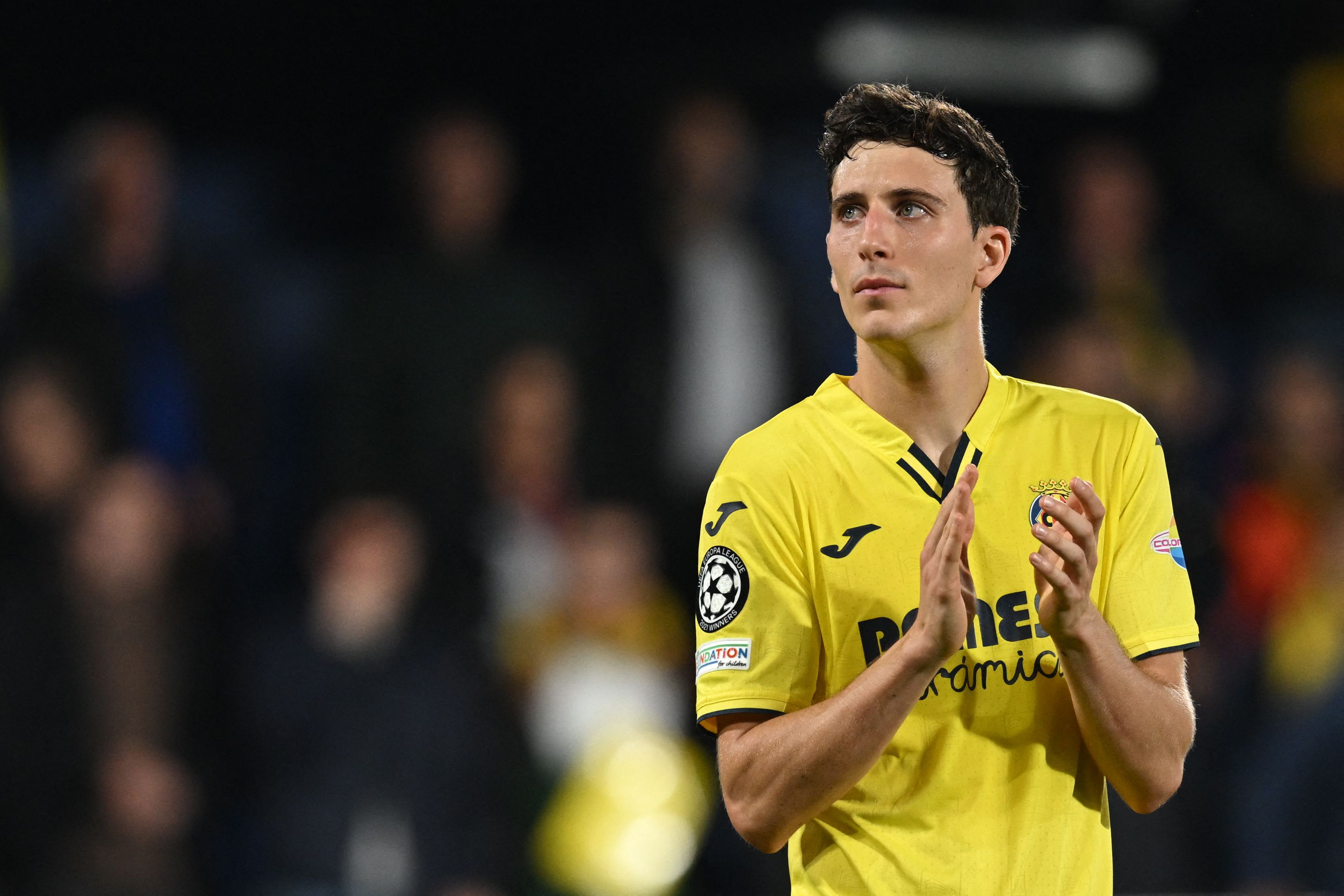 Bek Villarreal Pau Torres jadi incaran Manchester United dan Chelsea. 
