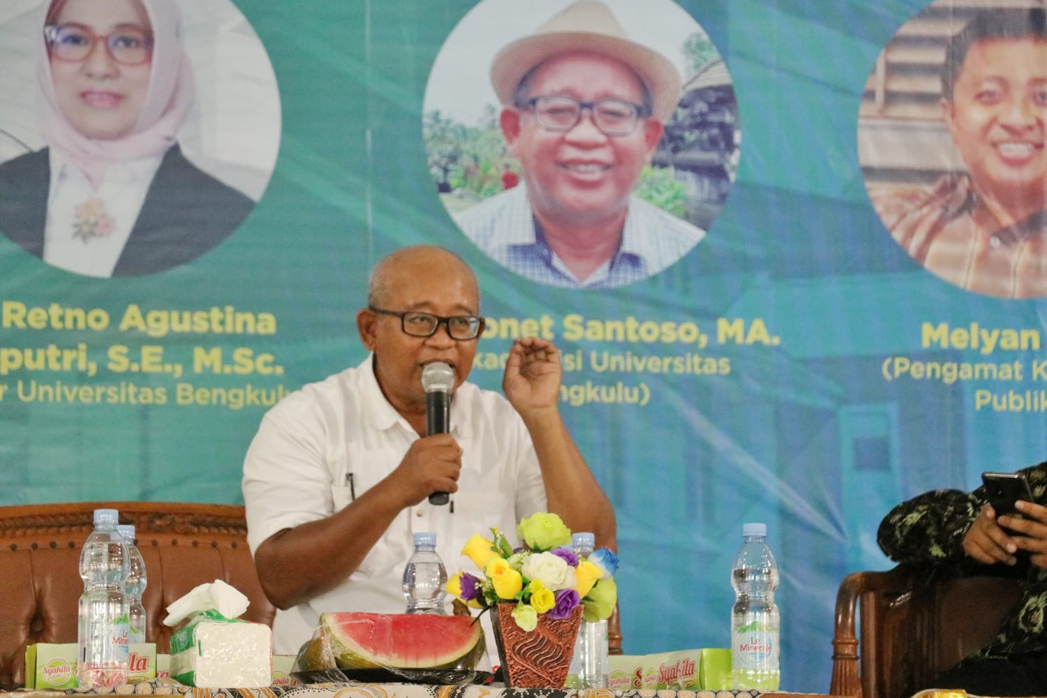 Akdemisi Fakultas Ilmu Sosial Ilmu Politik (FISIP) Universitas Bengkulu Djoenet Santoso