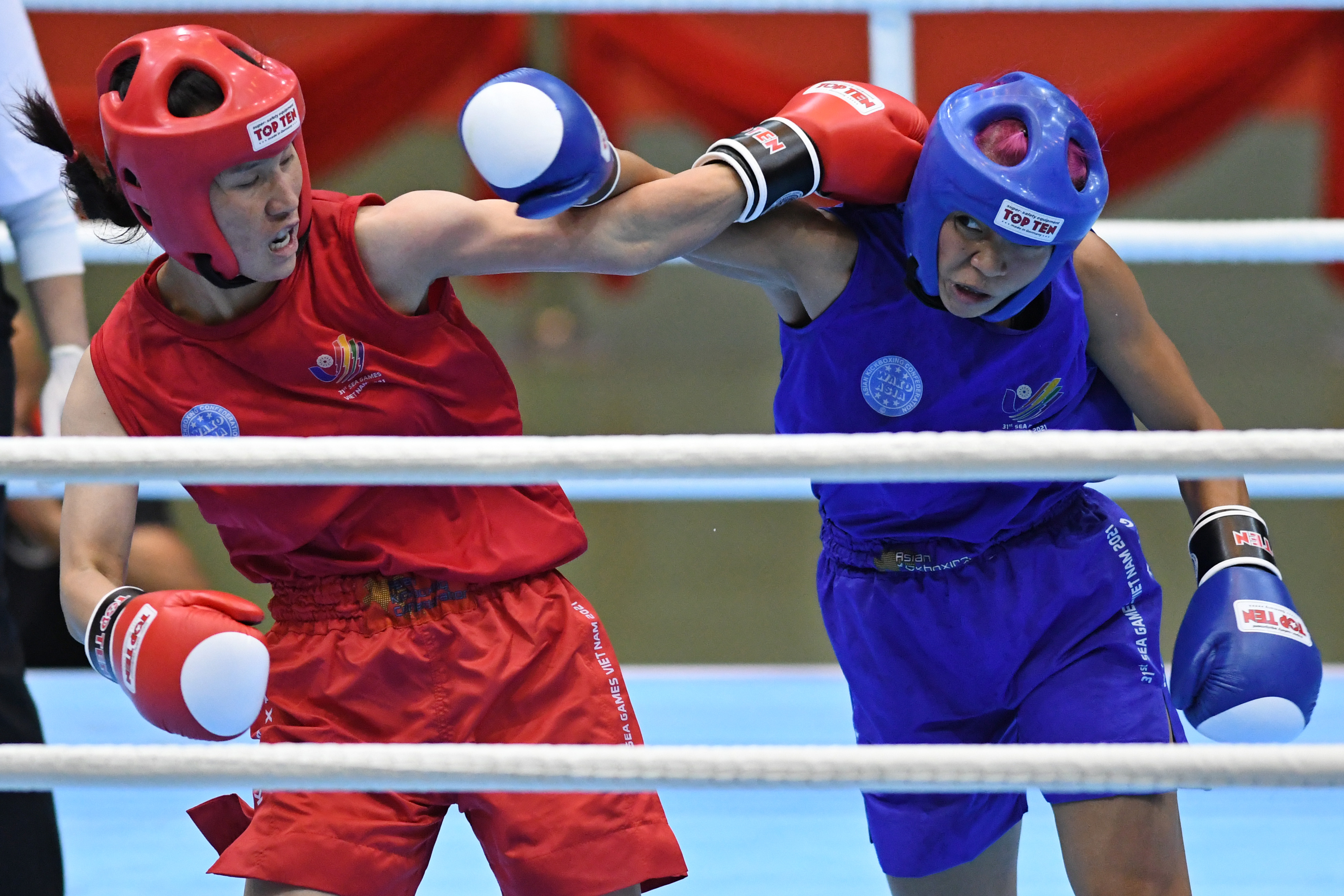 Kickboxer Indonesia Amanda La Loupatty