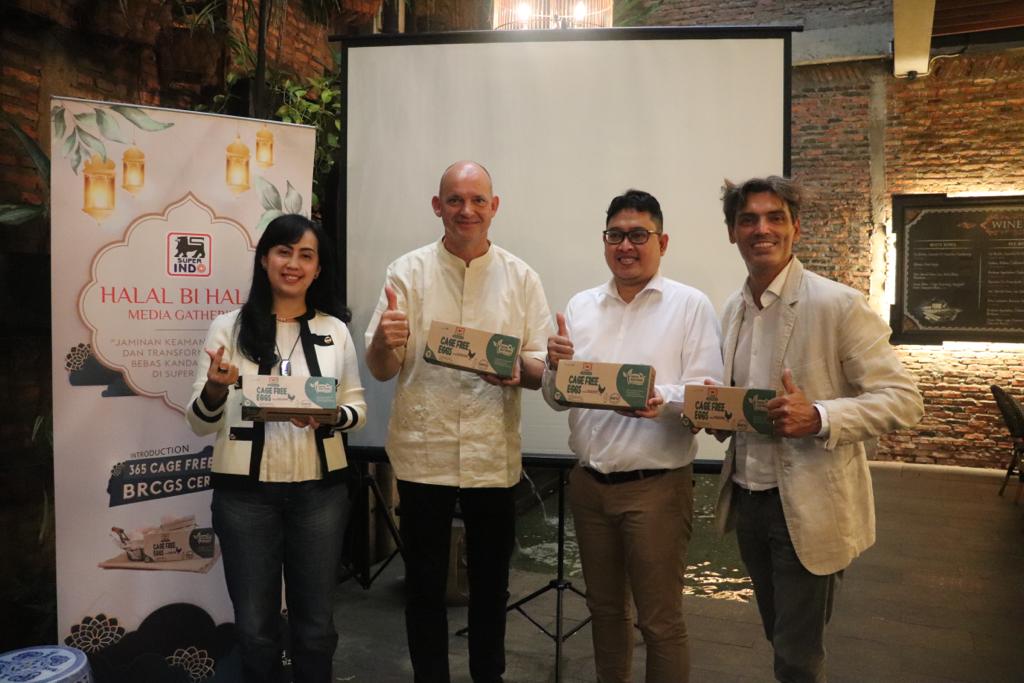 Perusahaan Ritel Mulai Dorong Transformasi Telur Ayam Bebas Kandang Sekat 