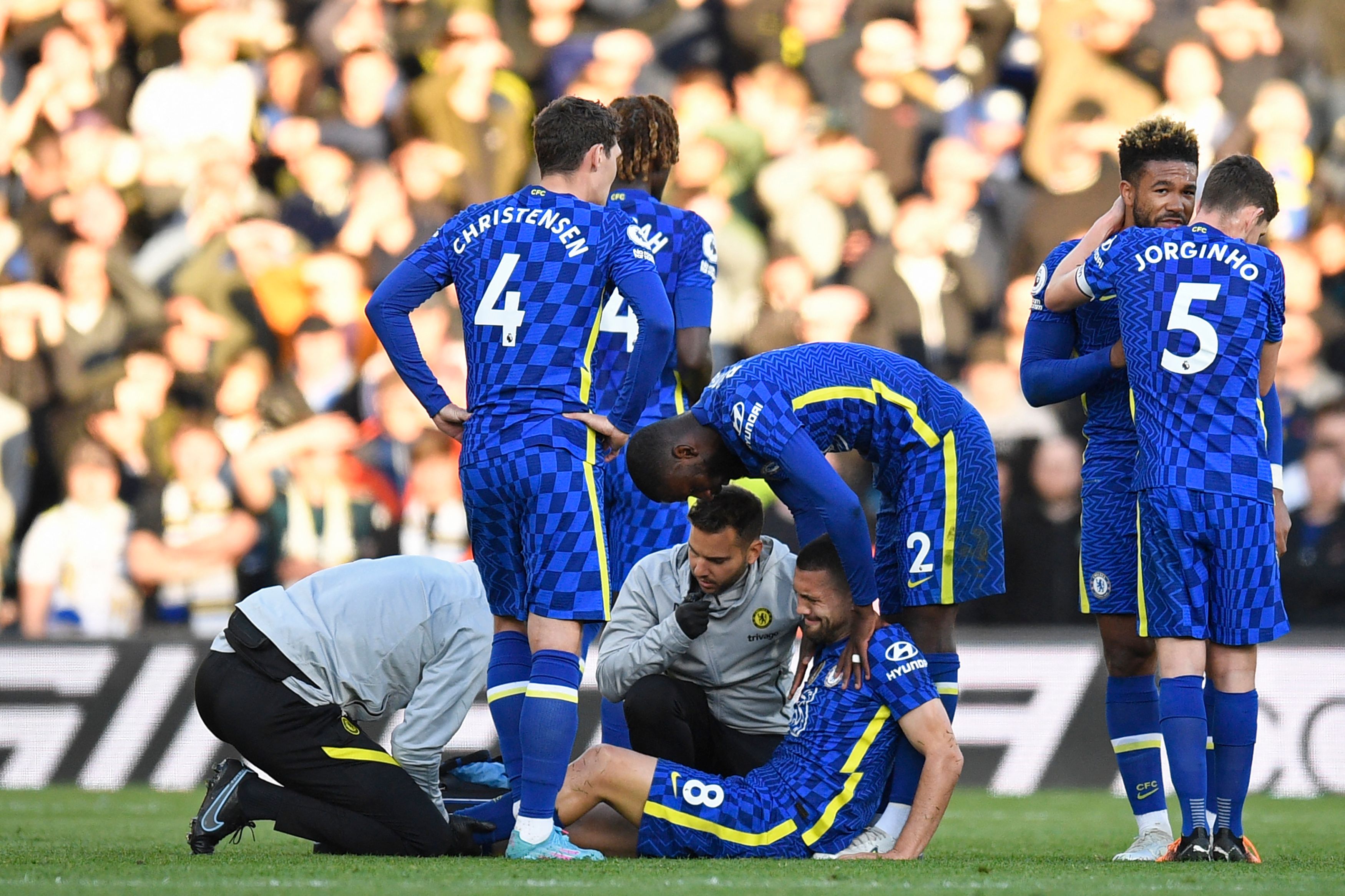 Gelandang Chelsea Mateo Kovacic mengalami cedera di laga Liga Primer Inggris melawan Leeds United.