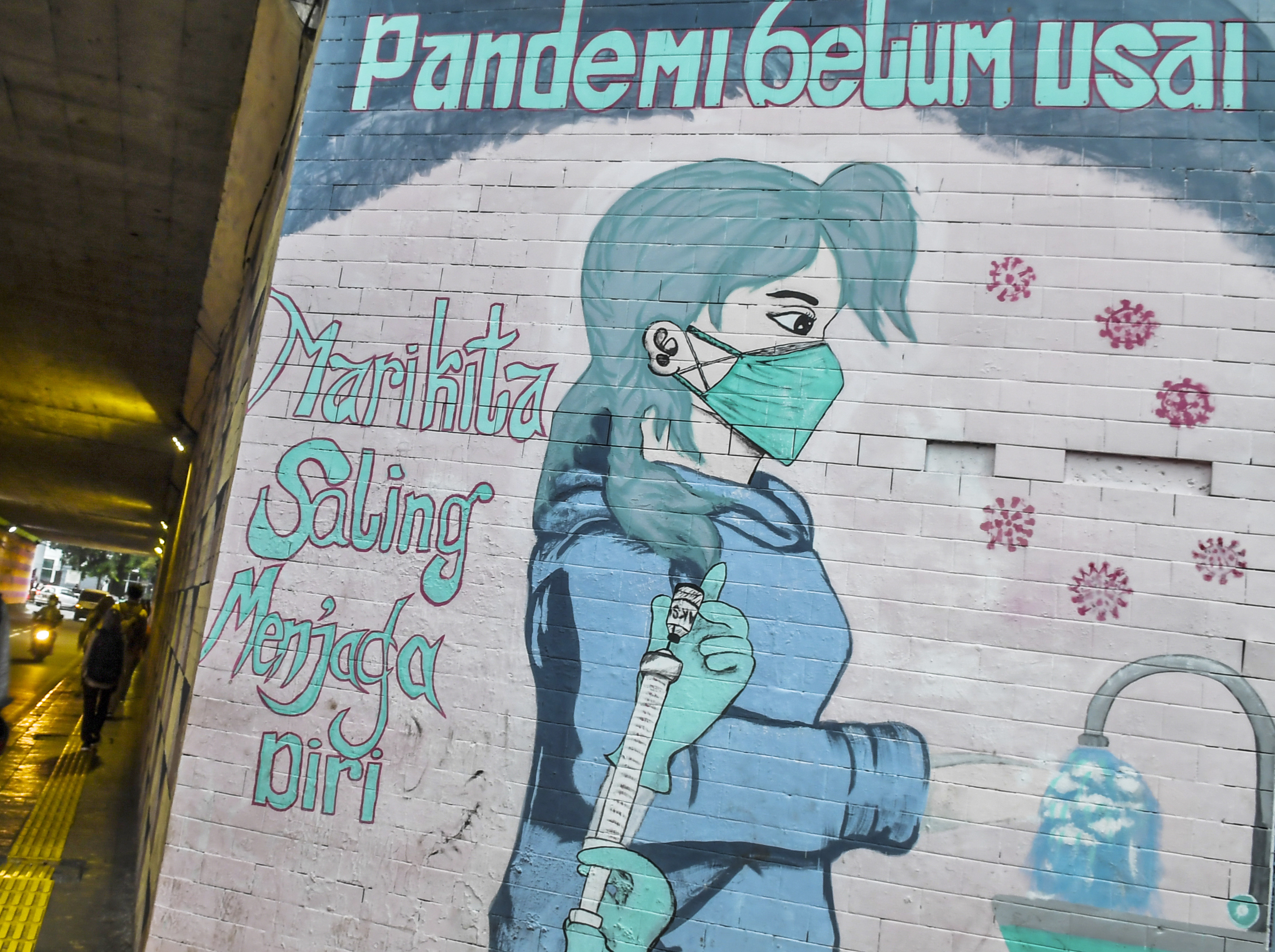 Mural peringatan Covid-19