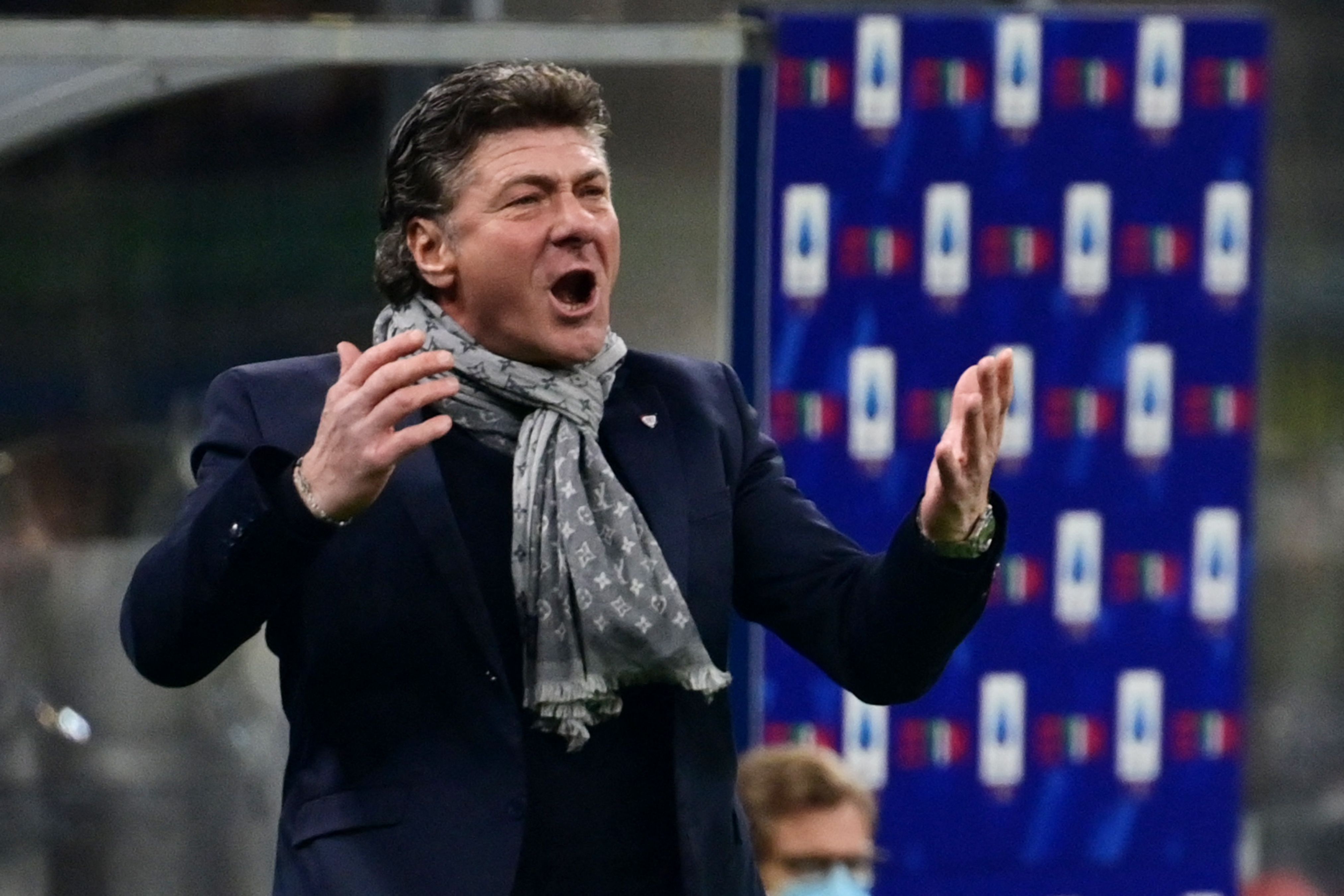 Pelatih Cagliari Walter Mazzarri