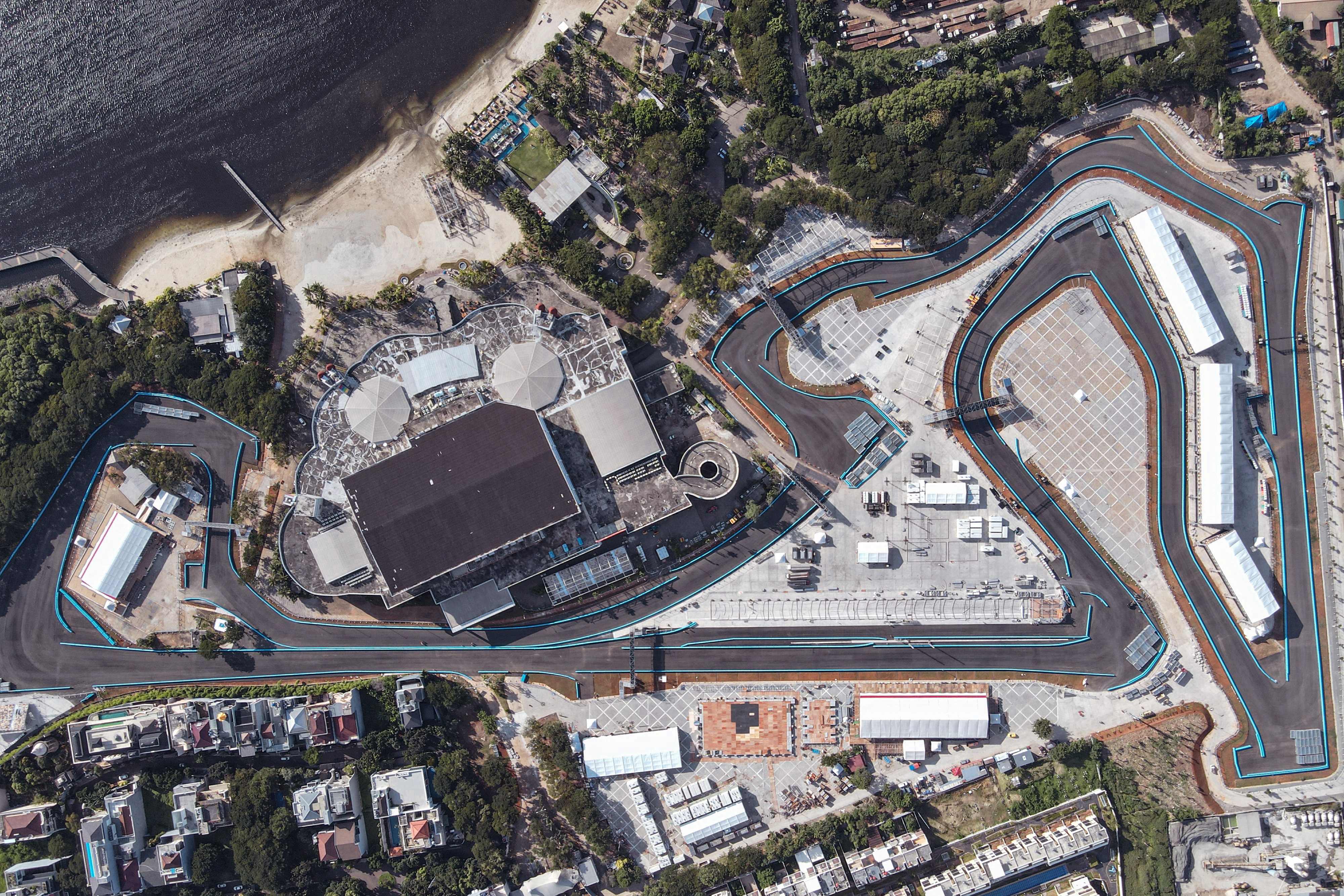 Foto udara sirkuit Formula E di Ancol, Jakarta.