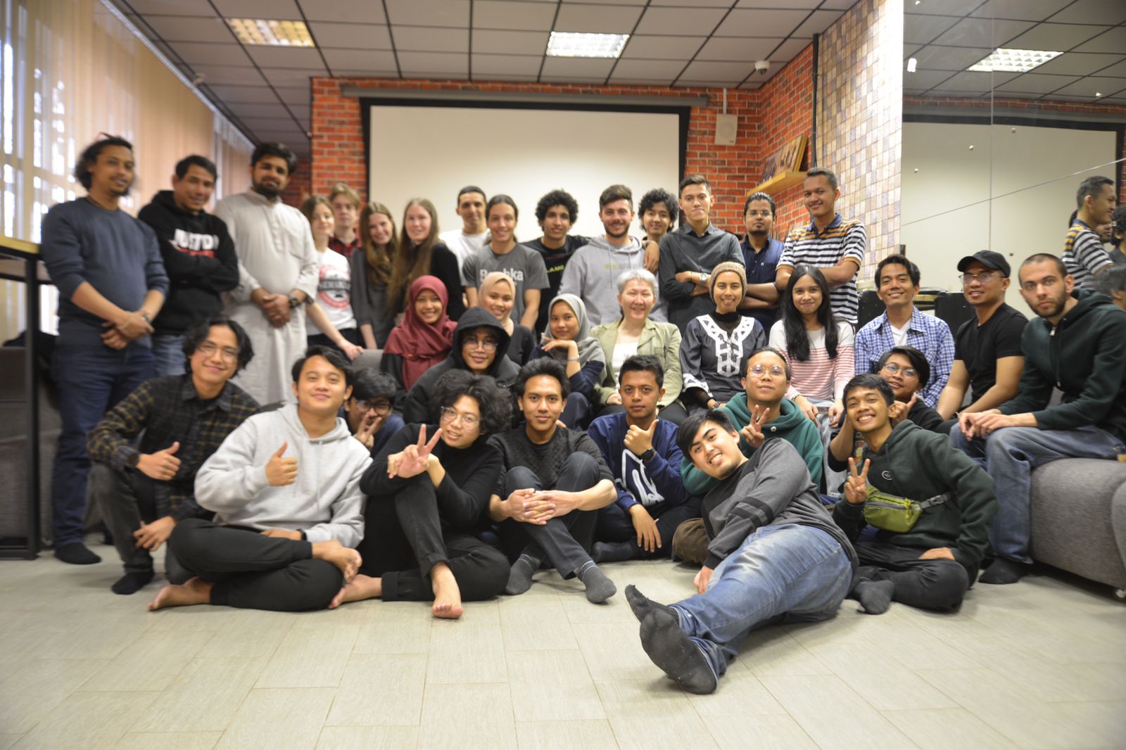 SILATURAHIM LEBARAN: Para mahasiswa Indonesia di Saint Petersbur menghadiri acara silaturahim lebaran, Selasa (3/5/2022)