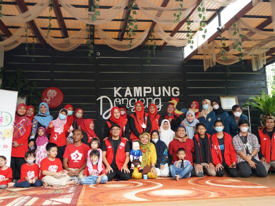 Metode storytelling merupakan salah satu bentuk penyampaian pesan-pesan yang secara tidak langsung dekat dengan keseharian generasi muda.