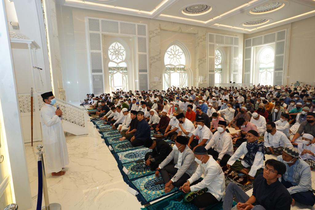 Salat Idulfitri di Masjid At-Thohir