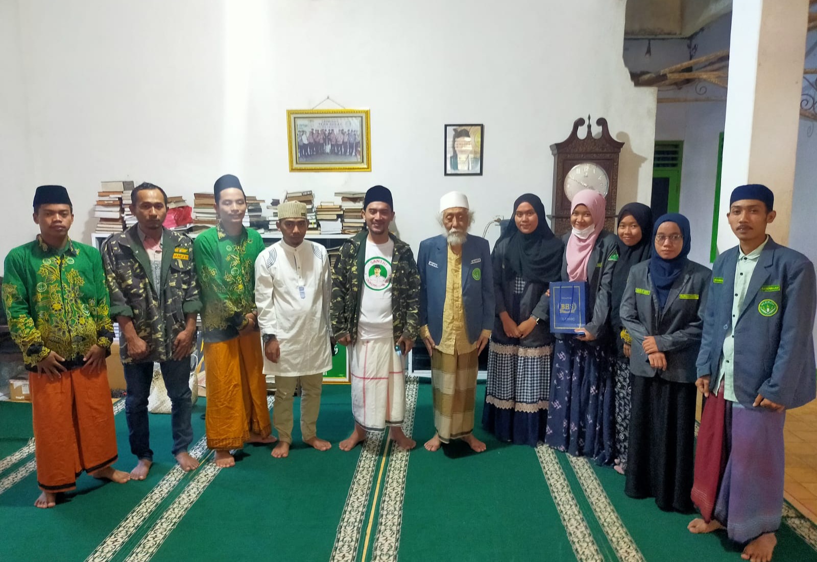 Relawan Santri Dukung Ganjar Banten melakukan silaturahmi ke ulama Pandeglang
