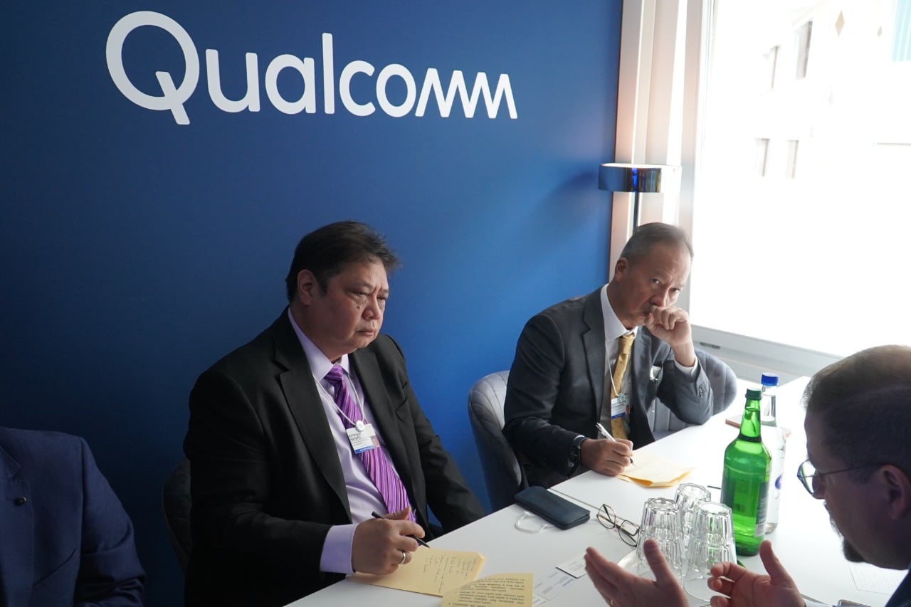 Menko Perekonomian Airlangga Hartarto saat bertemu CEO Qualcomm