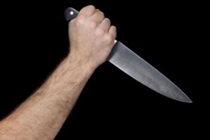 Ilustrasi aksi penusukan. 