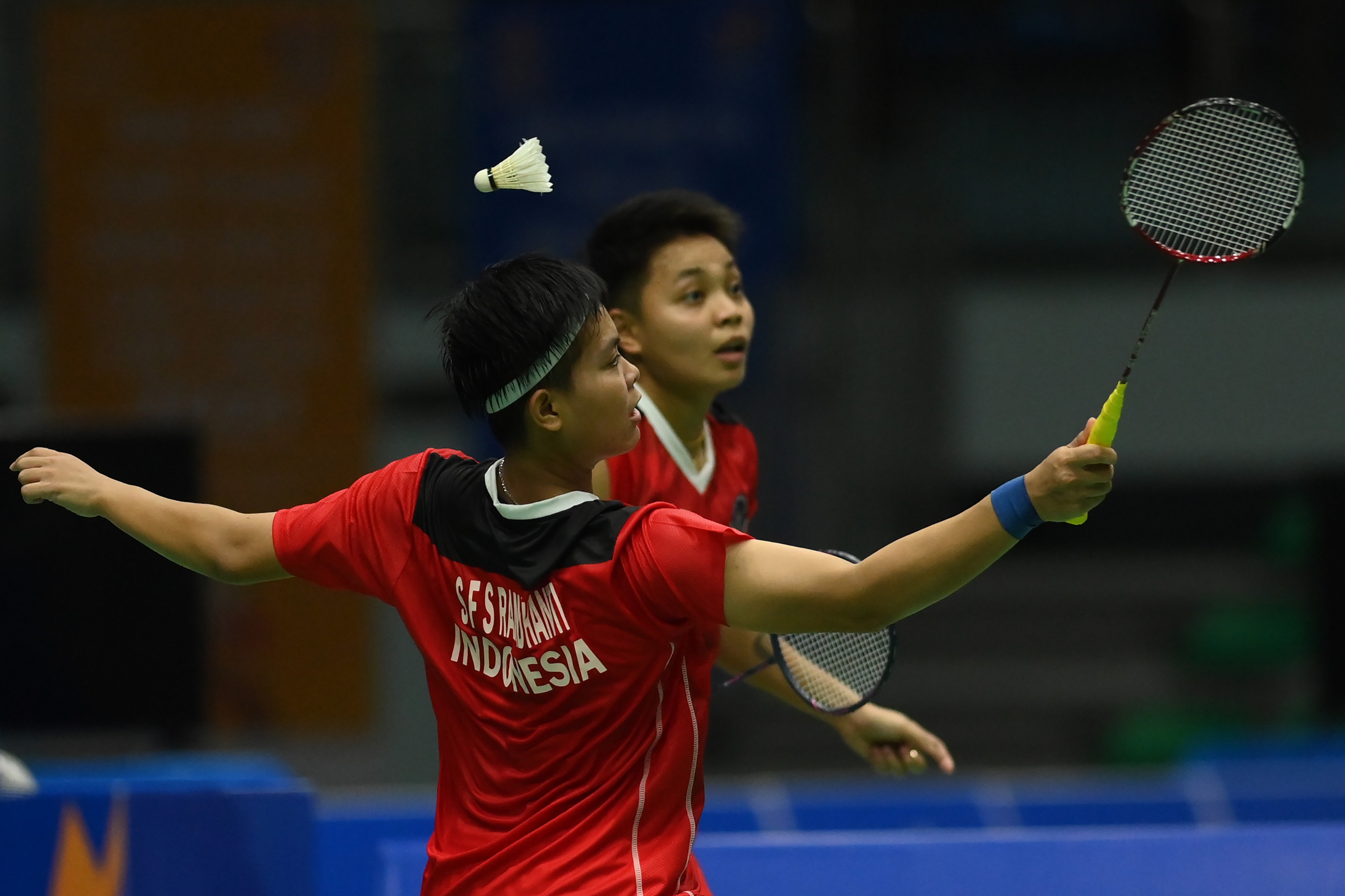 Pebulu tangkis ganda putri Indonesia Siti Fadia Silva Ramadhanti (kiri) dan Apriyani Rahayu (kanan)
