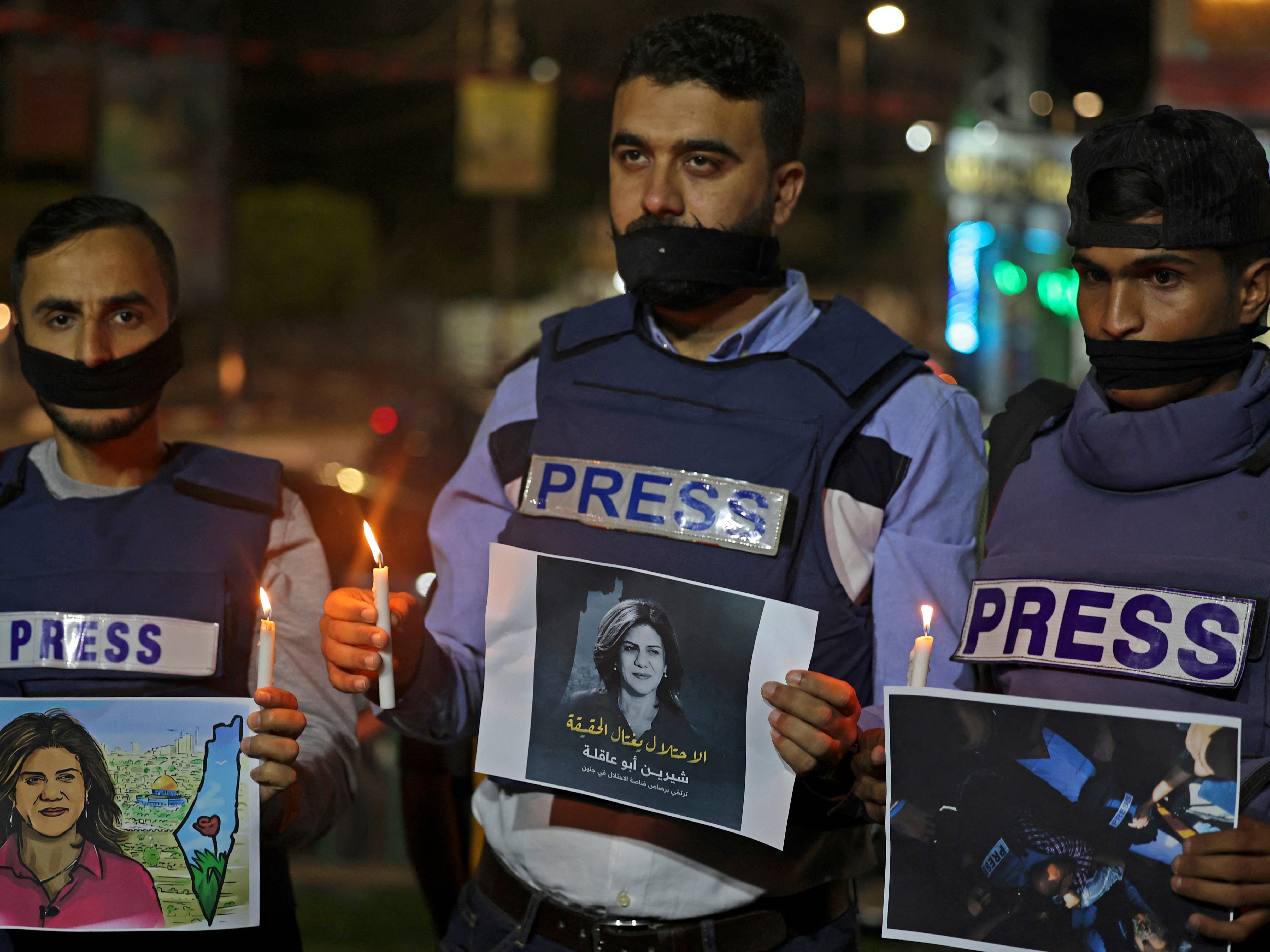 Wartawan mengutuk pembunuhan jurnalis veteran Al-Jazeera Shireen Abu Akleh di Rafah di Jalur Gaza selatan, Rabu (11/5).