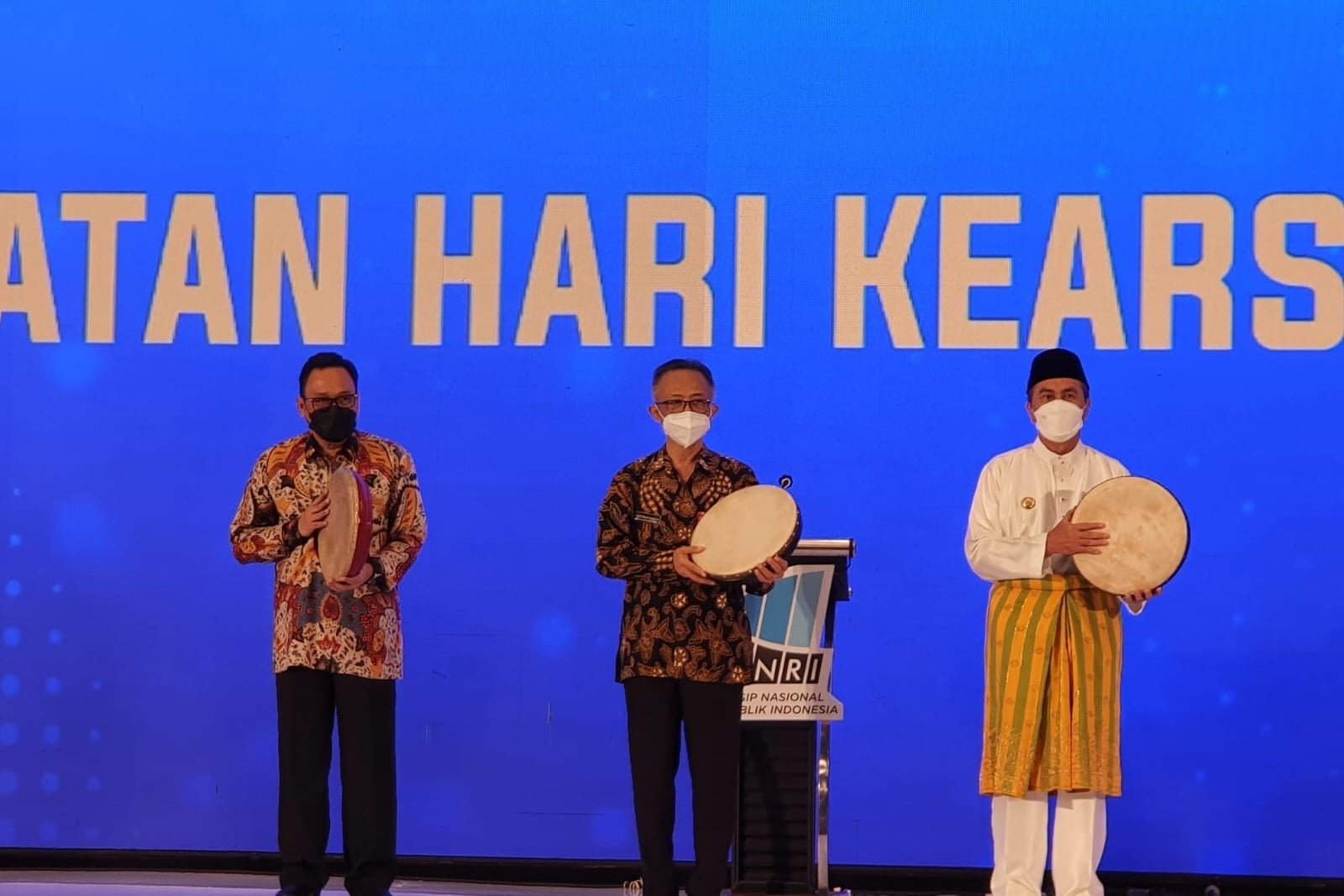 Pengelolaan arsip di instansi pemerintah harus ditangani secara khusus mengingat pemindahan ibu kota negara baru akan dilakukan.