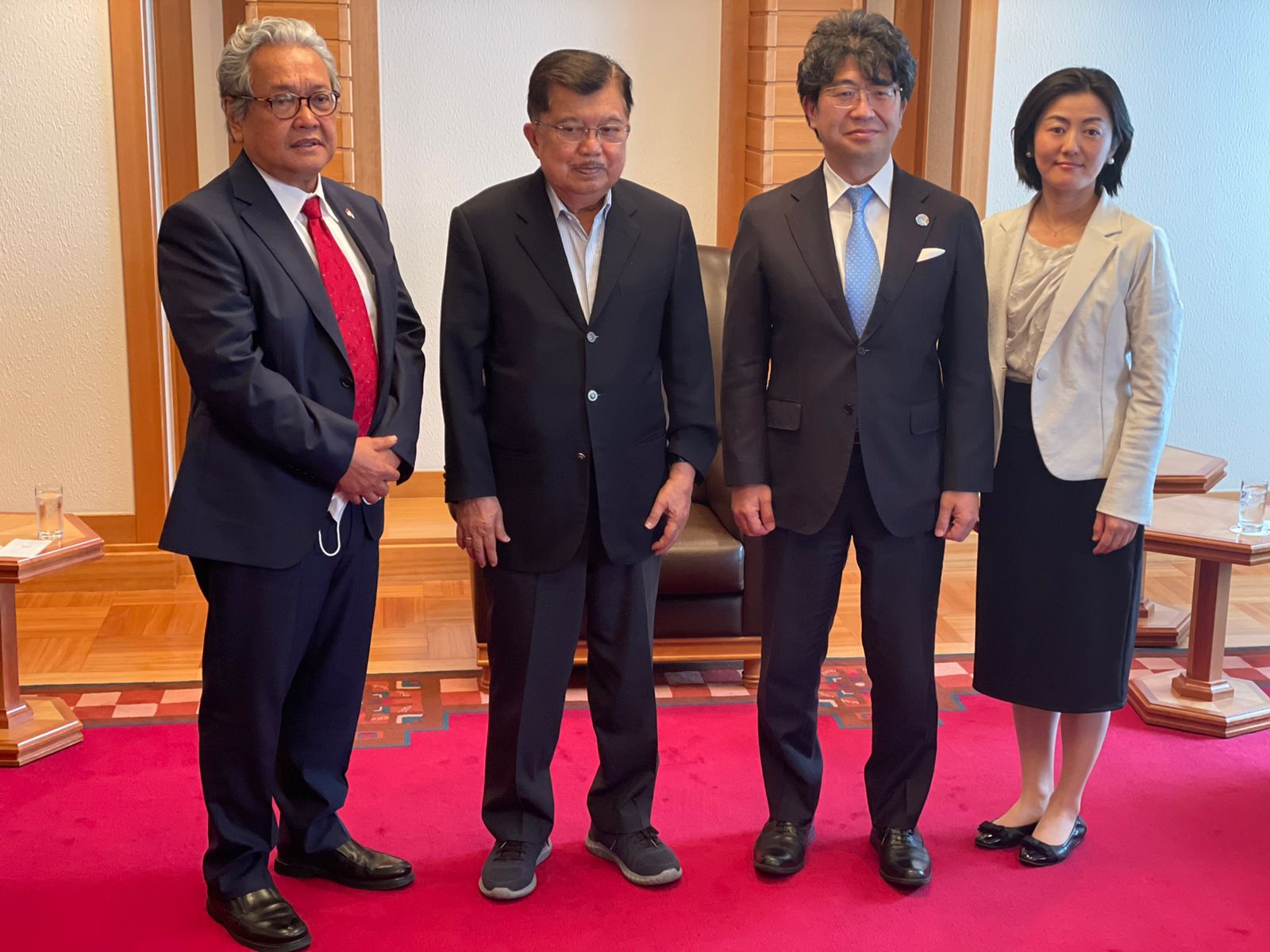 Aktivis pedamaian Jepang Sumami dan Akiko Horiba menemui Jusuf Kalla di jepang