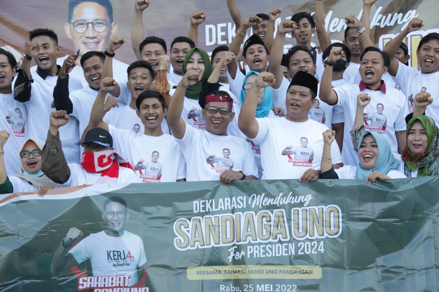 Pernyataan dukungan masyarakat Pamekasan kepada Sandiaga Uno, di Stadion Gelora Madura Ratu Pamelingan, Pamekasan, Rabu (25/5/2022)