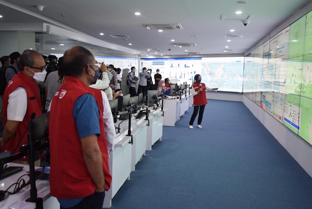 Dirut Pertamina Nicke Widyawati memantau langsung ketersediaan dan penyaluran BBM) untuk arus balik mudik Lebaran lewat PIEDCC.