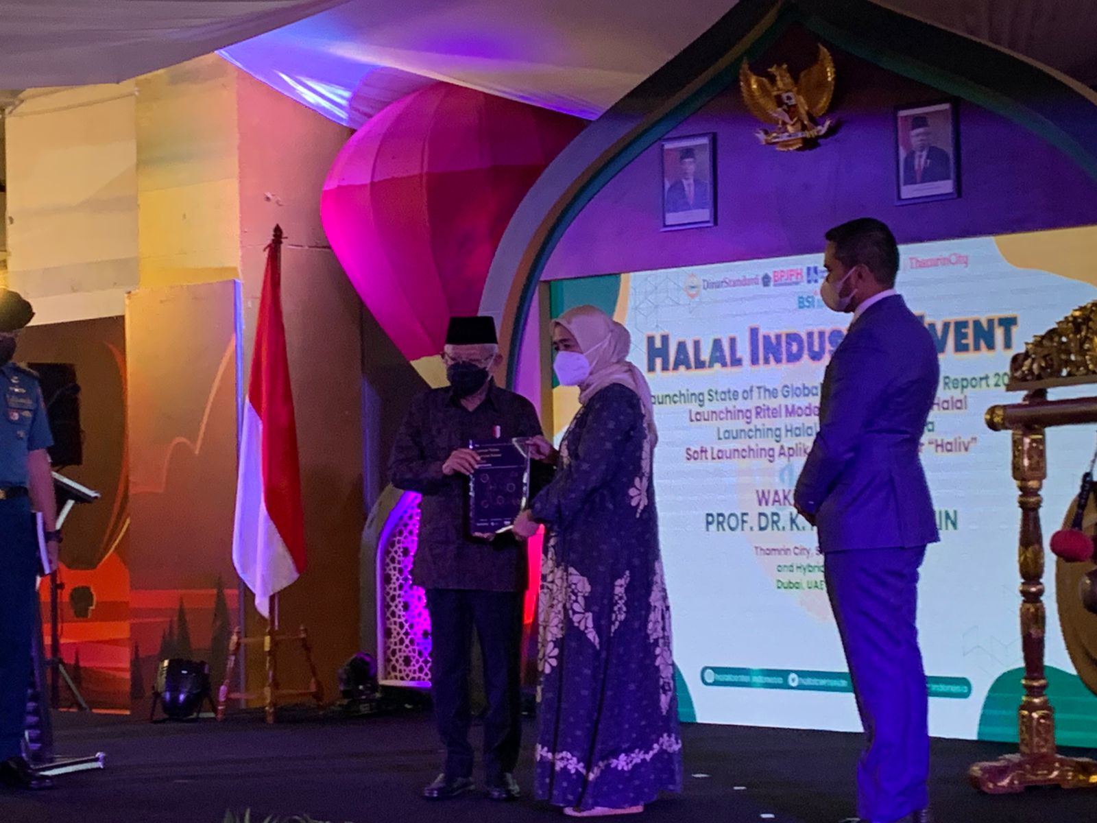 Wakil Presiden Ma’ruf Amin pada acara peluncuran the State of the Global Islamic Economy (SGIE) Report di Jakarta, Selasa (24/5).