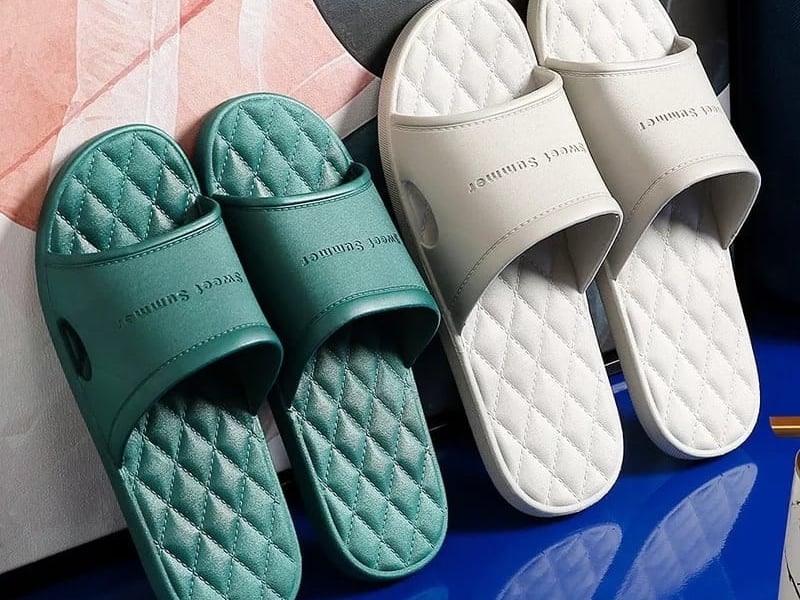 Untuk harga produknya, brand ini membanderol dengan harga mulai dari Rp20 ribuan hingga Rp50 ribu.