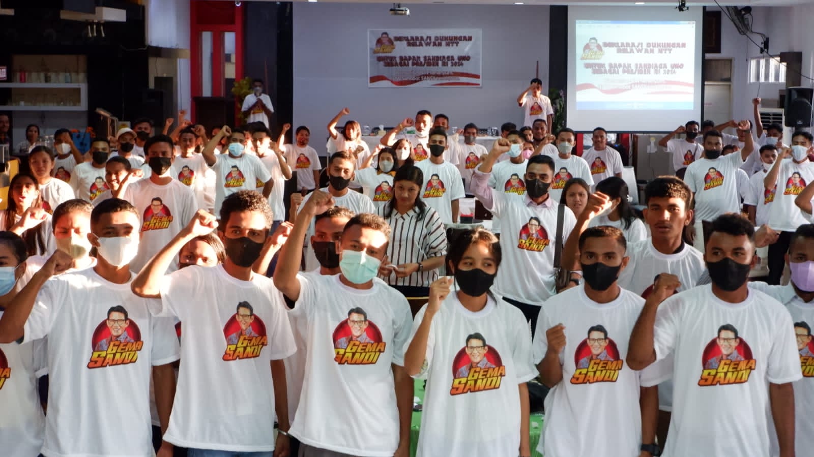 Kalangan milenial dan pegiat UMKM yang tergabung dalam Relawan Gema Sandi di Kupang, Nusa Tenggara Timur.