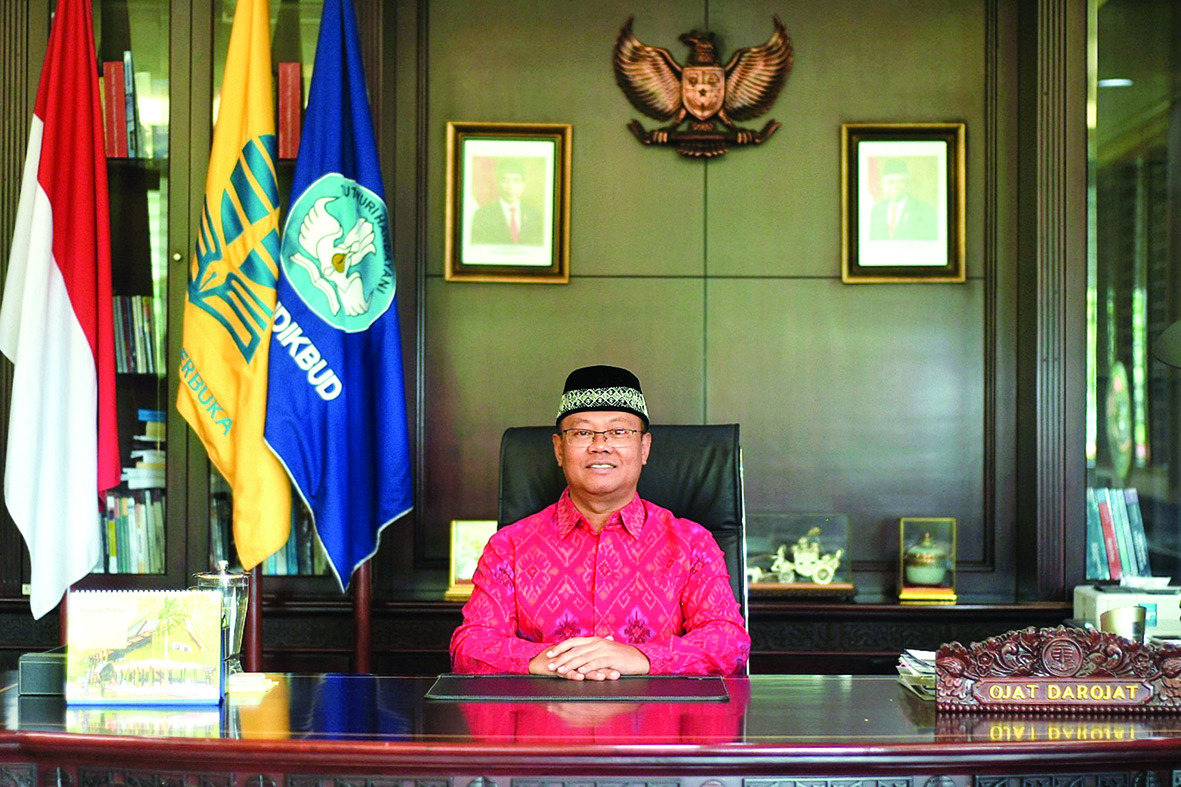 Rektor UT Prof. Ojat Darojat, M.Bus., Ph.D