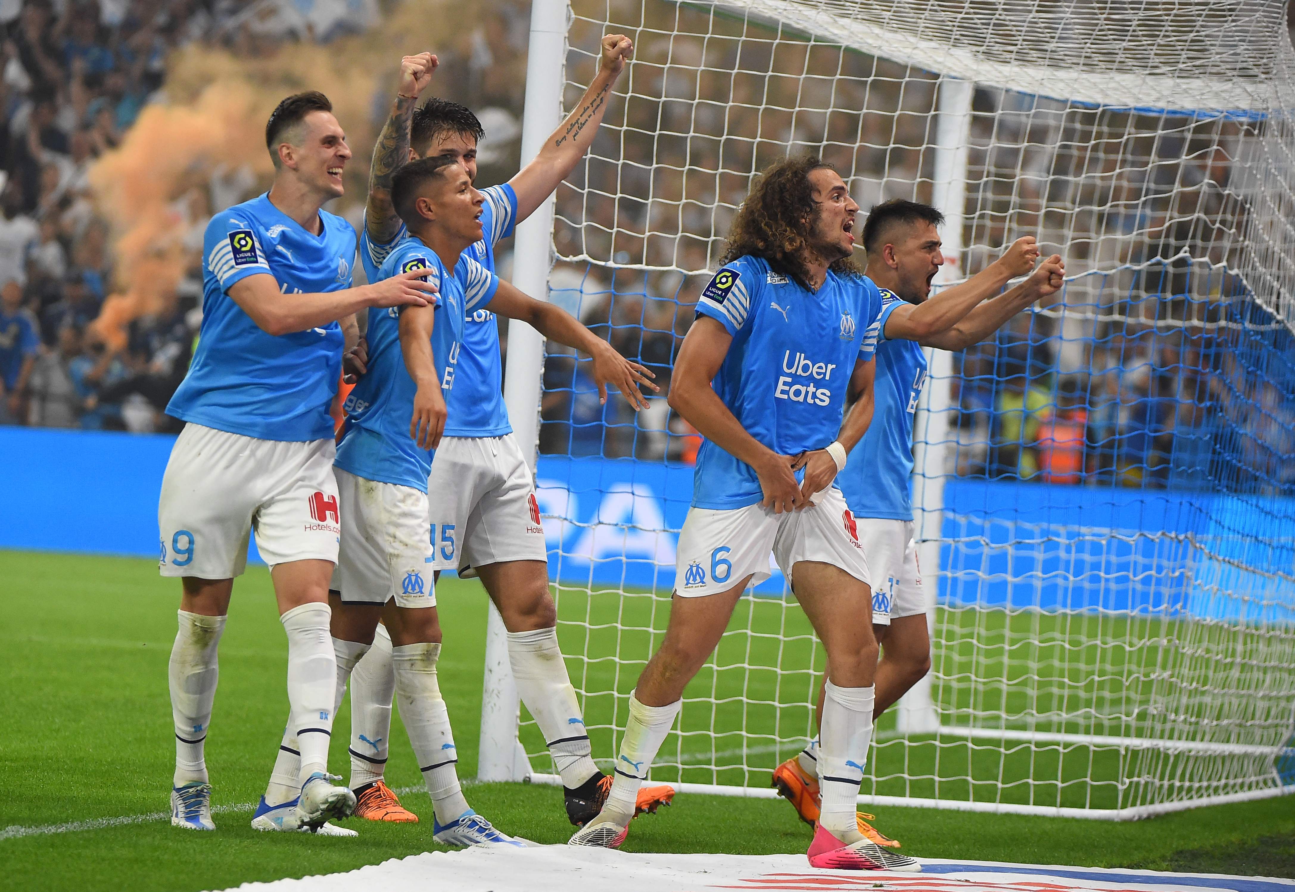 Para pemain Marseille melakukan selebrasi usai mengalahkan Strasbourg di laga Ligue 1.