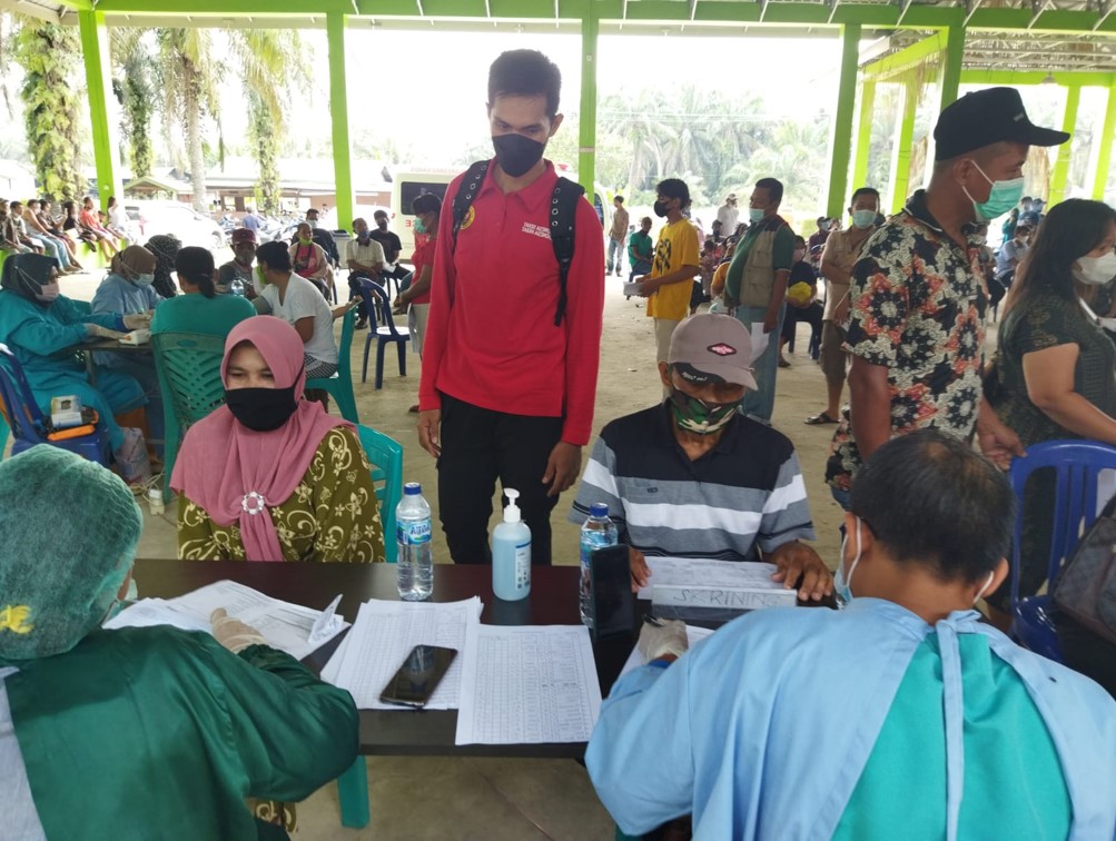 Badan Intelijen Negara Daerah Riau tetap mengintensifkan vaksinasi Covid di 12 kabupaten/kota di wilayahnya. 