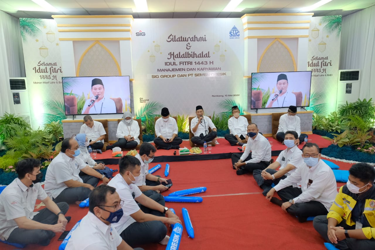 Halalbihalal manajemen dan karyawan PT Semen Gresik berlangsung akrab