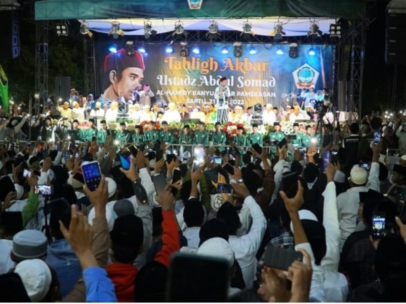 UAS menyampaikan ceramah saat tabligh akbar di Pondok Pesantren Al-Hamidy, Banyuanyar, Pamekasan, Jawa Timur, Sabtu (21/5) malam.