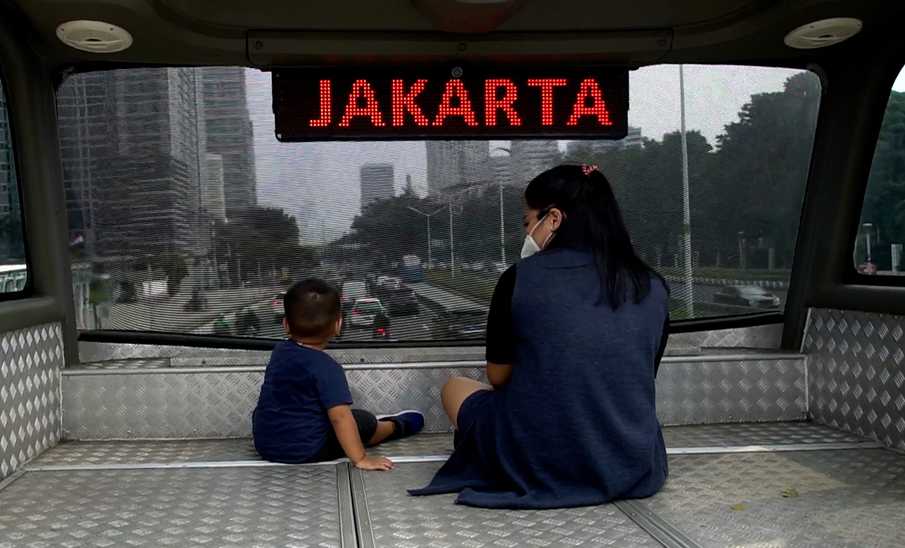 Bus wisata keliling Jakarta