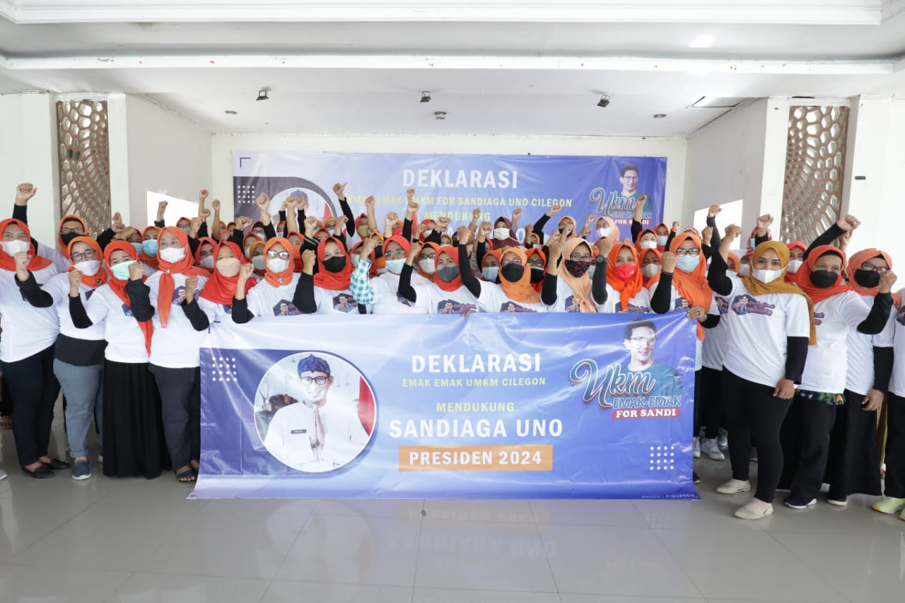 Relawan Emak emak menggelar pelatihan membuat sate bandeng khas Cilegon, Banten