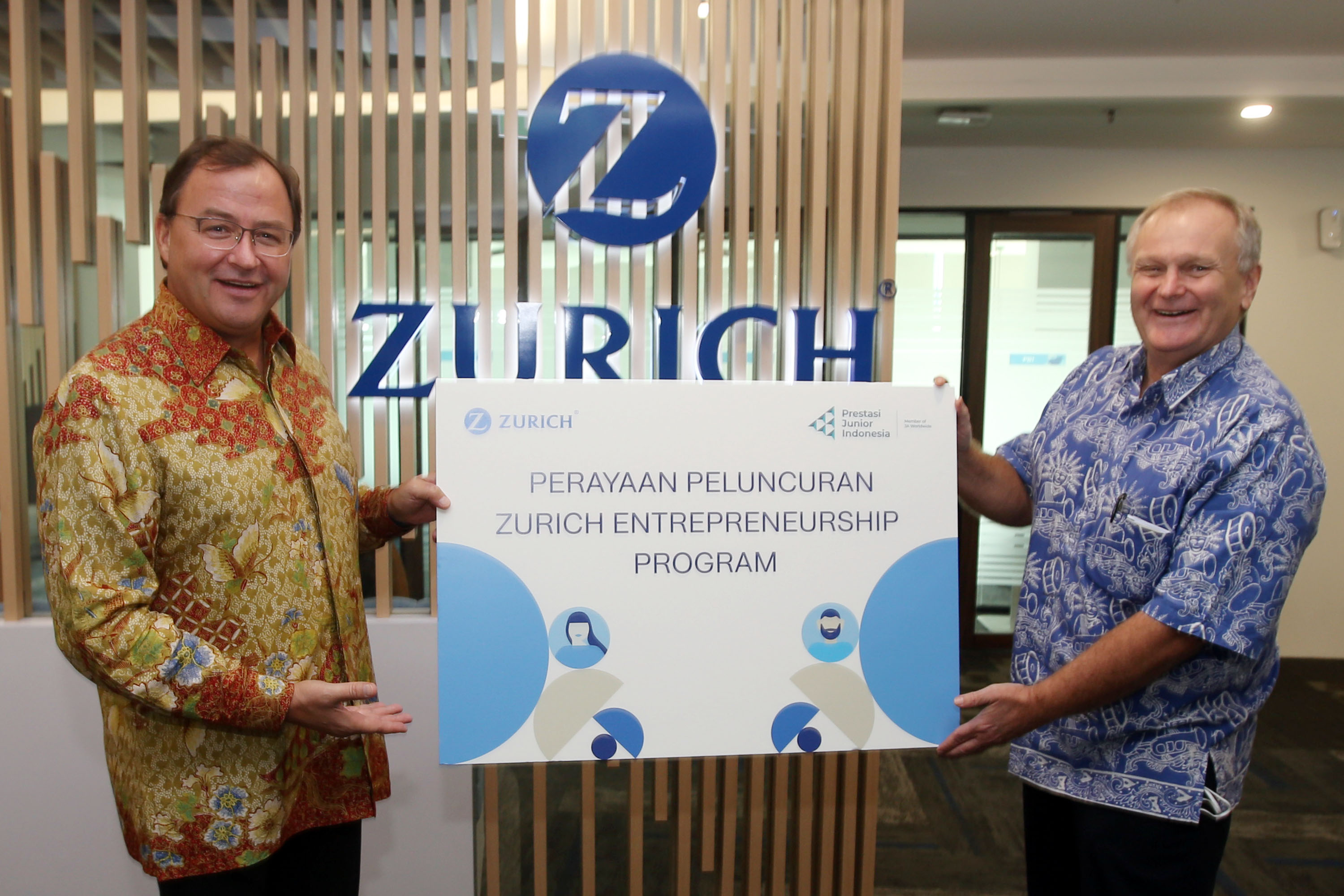 Dorong Kewirausahaan, Zurich dan Prestasi Junior Indonesia Gelar Entrepreneurship Program Bagi SMA/SMK