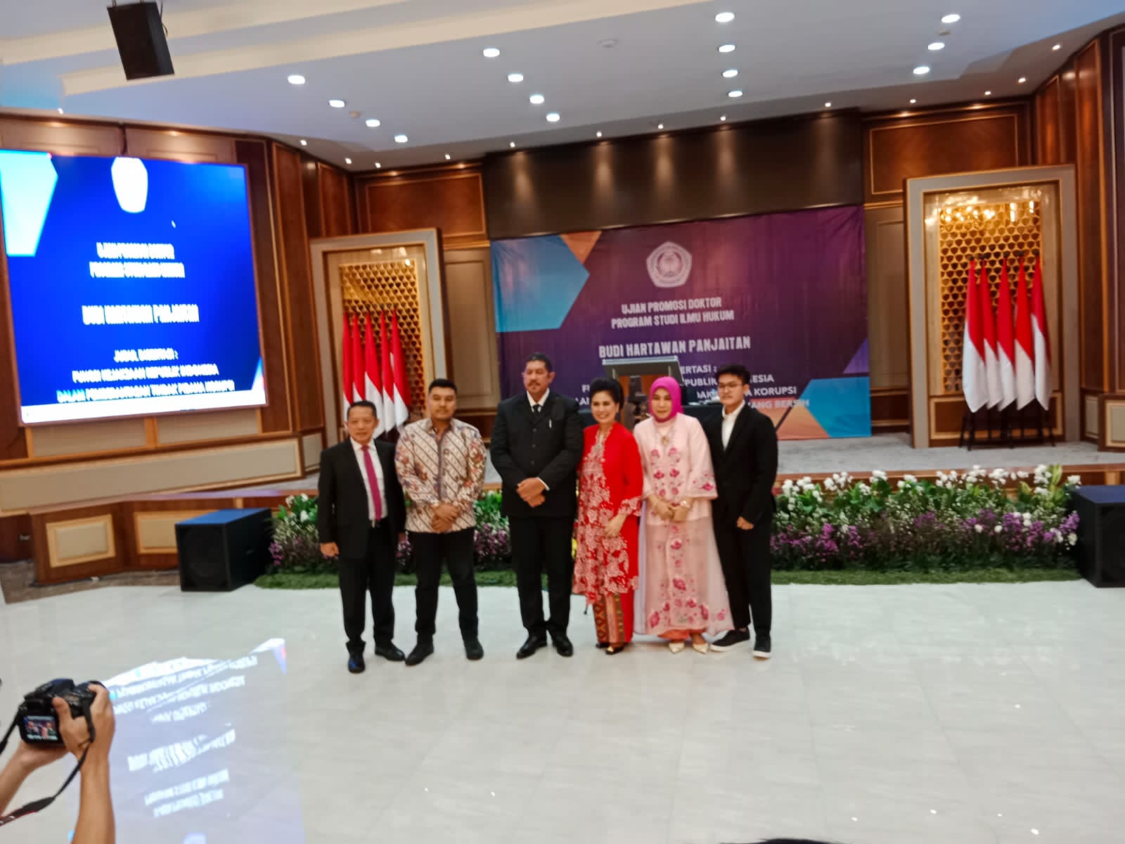 Wakajati Maluku Utara Budi Hartawan Pandjaitan menjalani sidang terbuka Promosi Doktor Ilmu Hukum di Universitas Sam Ratulangi, Jumat (10/6/