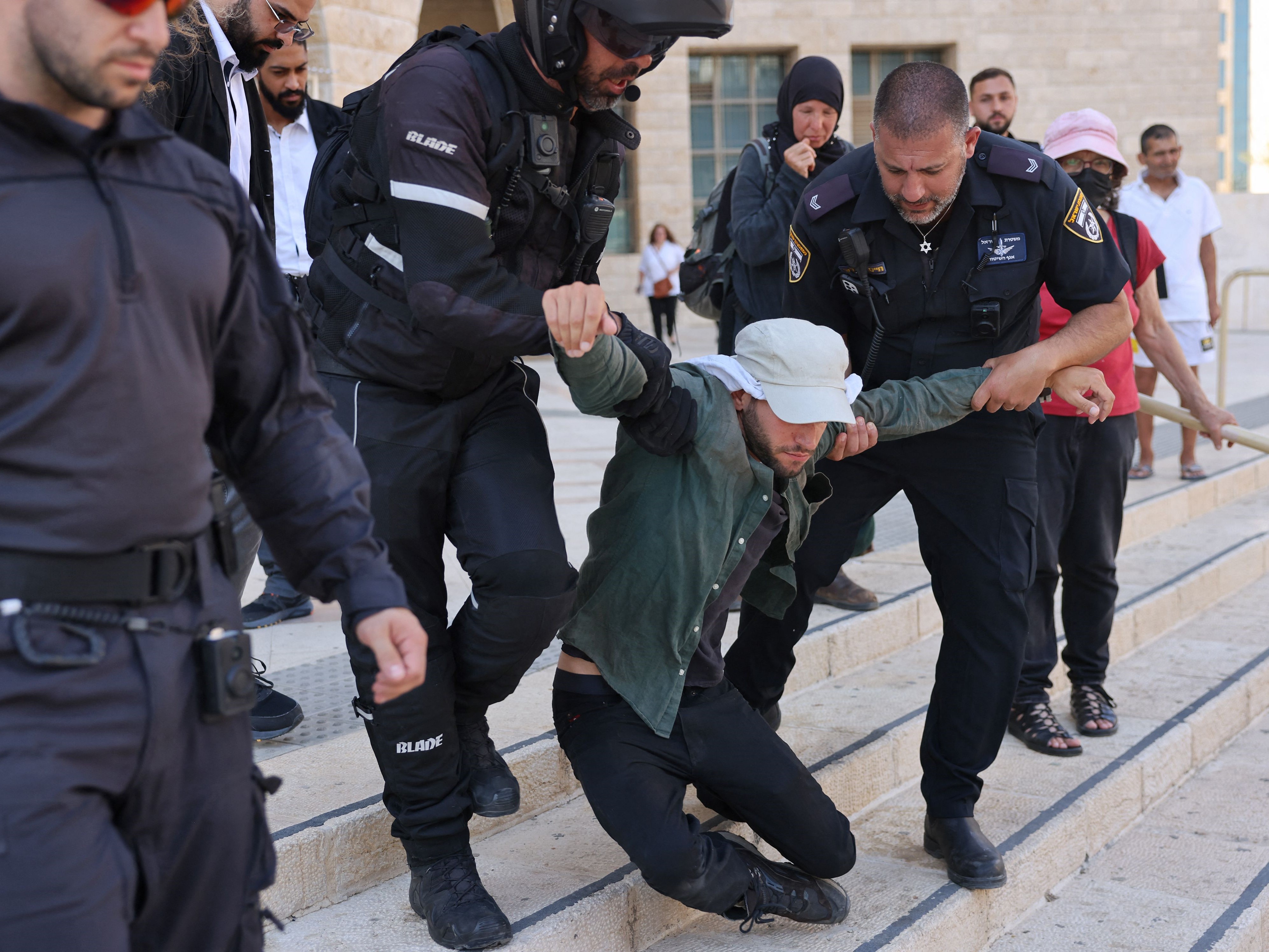 Didakwa Bantu Hamas, Eks Kepala World Vision Dapat Hukuman