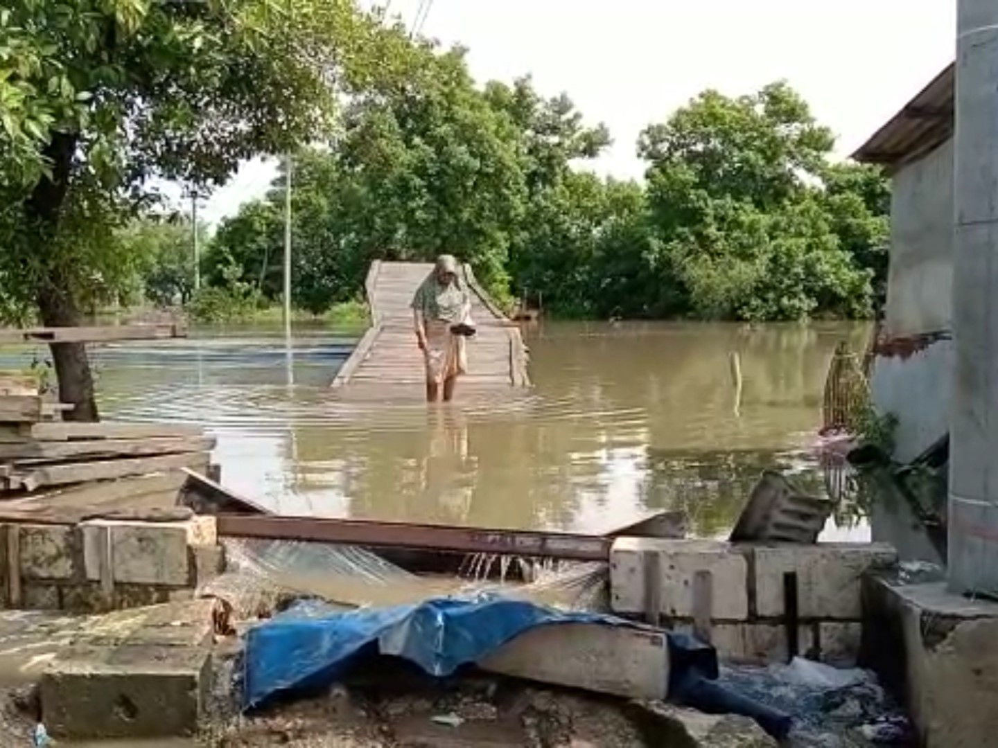 Banjir Rob Terjang Permukiman Dusun Kalialo Sidoarjo