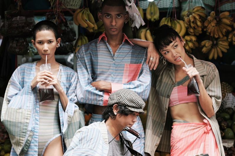 koleksi Heritage, hasil kolaborasi Cover luncurkan Me Not X ohmmbybai yang terinspirasi dari kain lurik. 