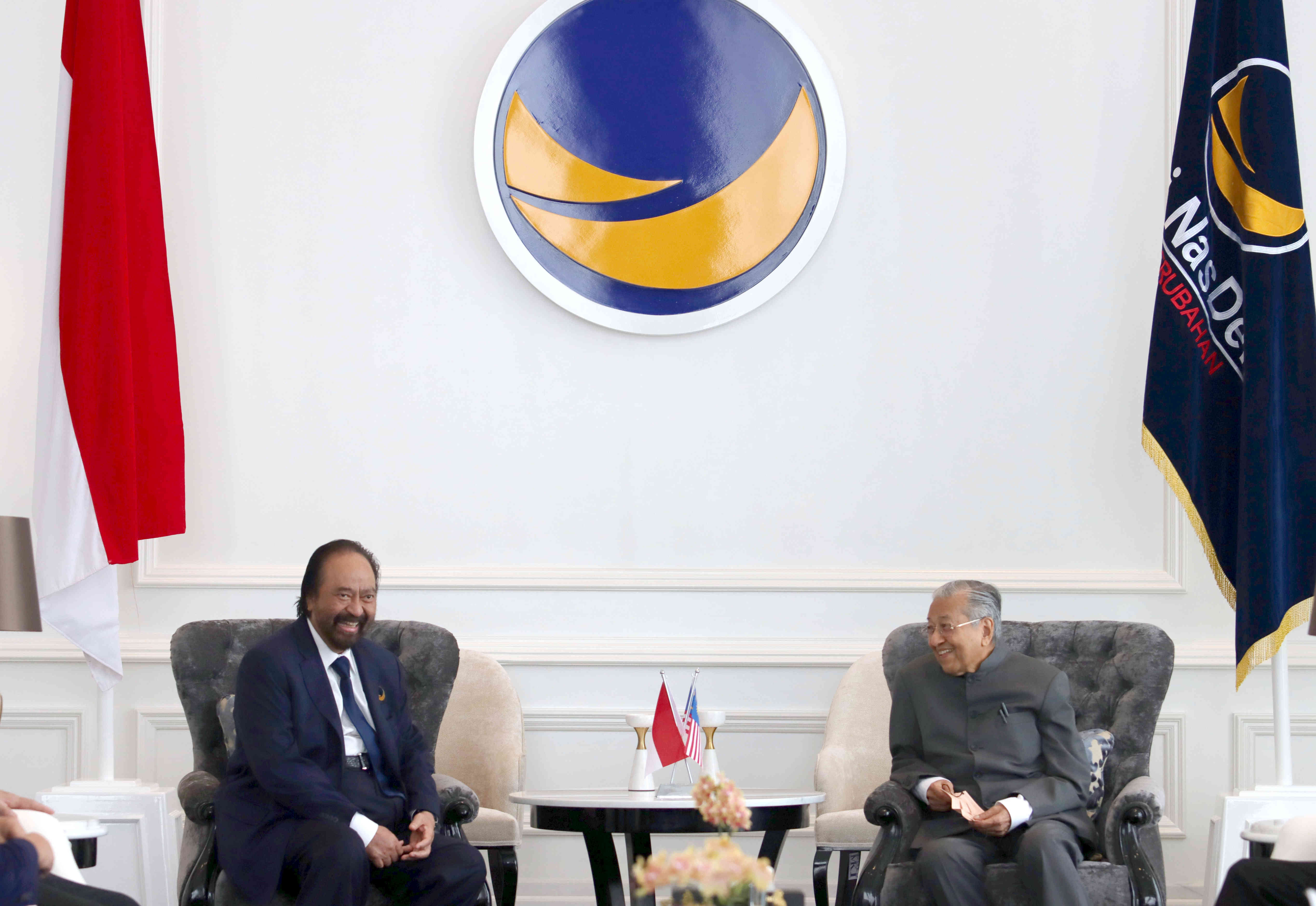 Ketua Umum Partai NasDem Surya Paloh menerima kunjungan silaturahmi mantan Perdana Menteri Malaysia Mahathir Mohamad