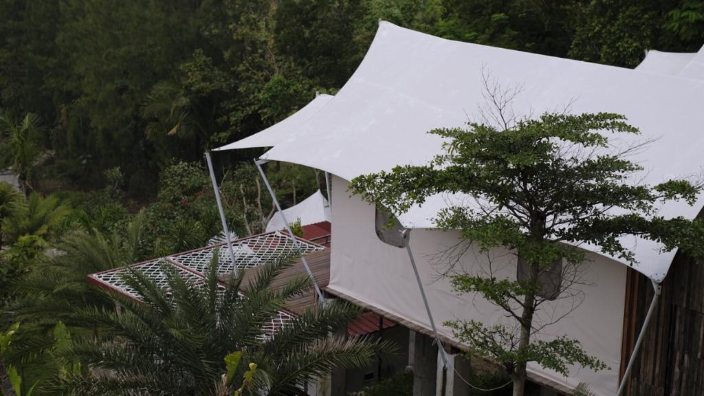 Glamping atau glamorous camping mengajak para wisatawan untuk berlibur di alam terbuka di daerah Bantul. Yogyakarta. 