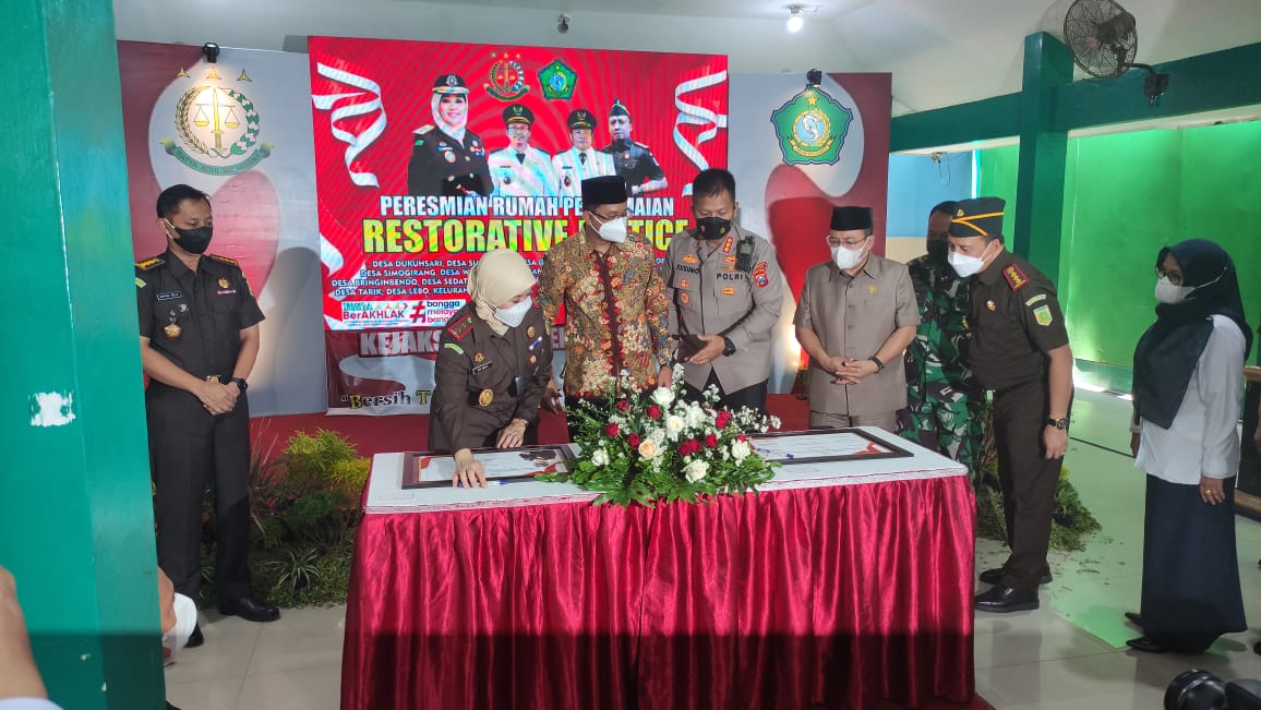 Peresmian 20 rumah restorative justice di 18 kecamatan oleh Kejari Sidoarjo, Senin (6/6).