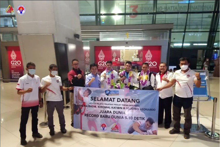 Timnas Panjat Tebing tiba kembali di Indonesia setelah tampil di World Cup IFSC 2022.